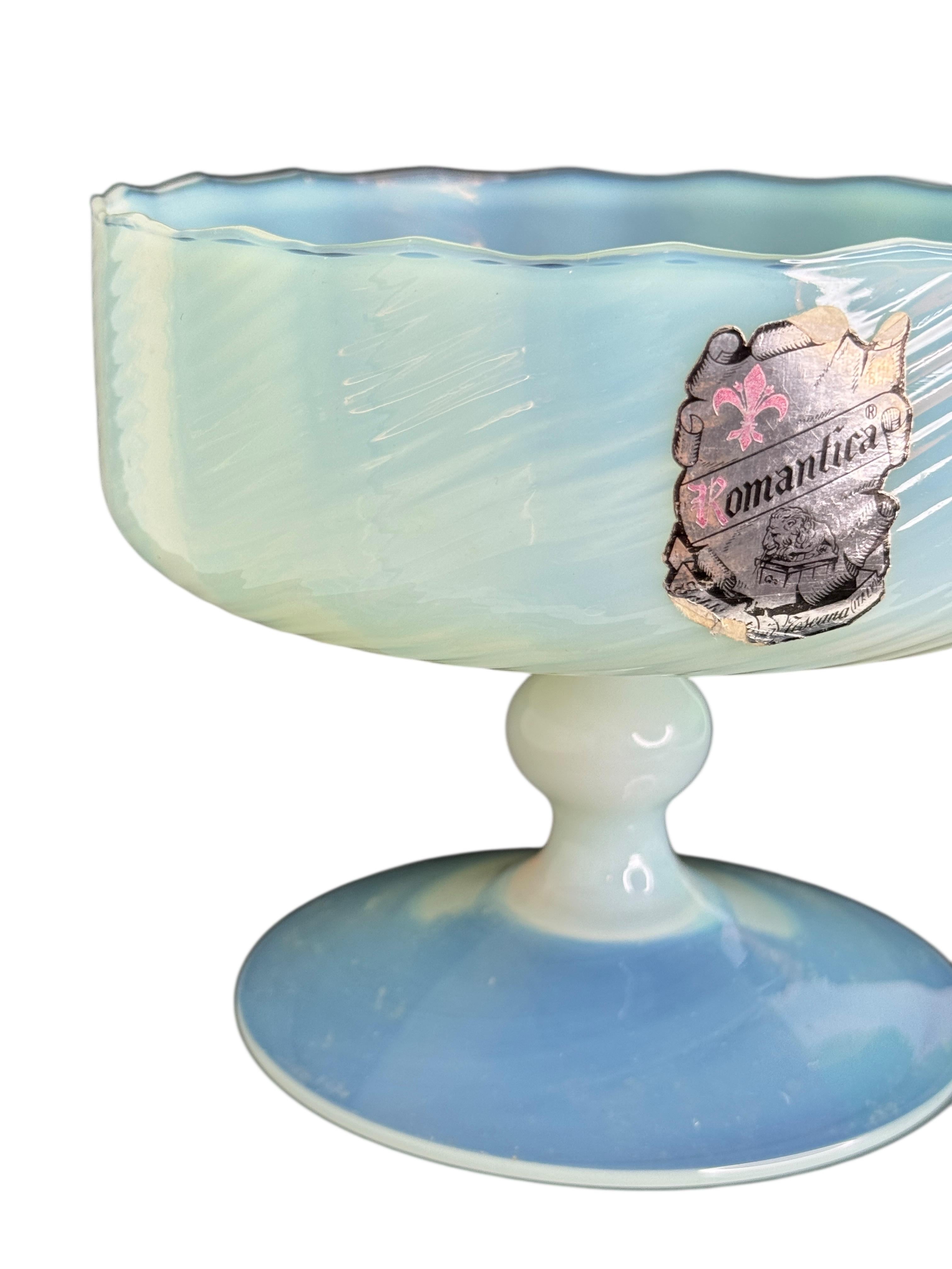 Magnifique coupe à compote en verre opalin blanc de style Cenedese, Italie, années 1950 Bon état - En vente à Nuernberg, DE