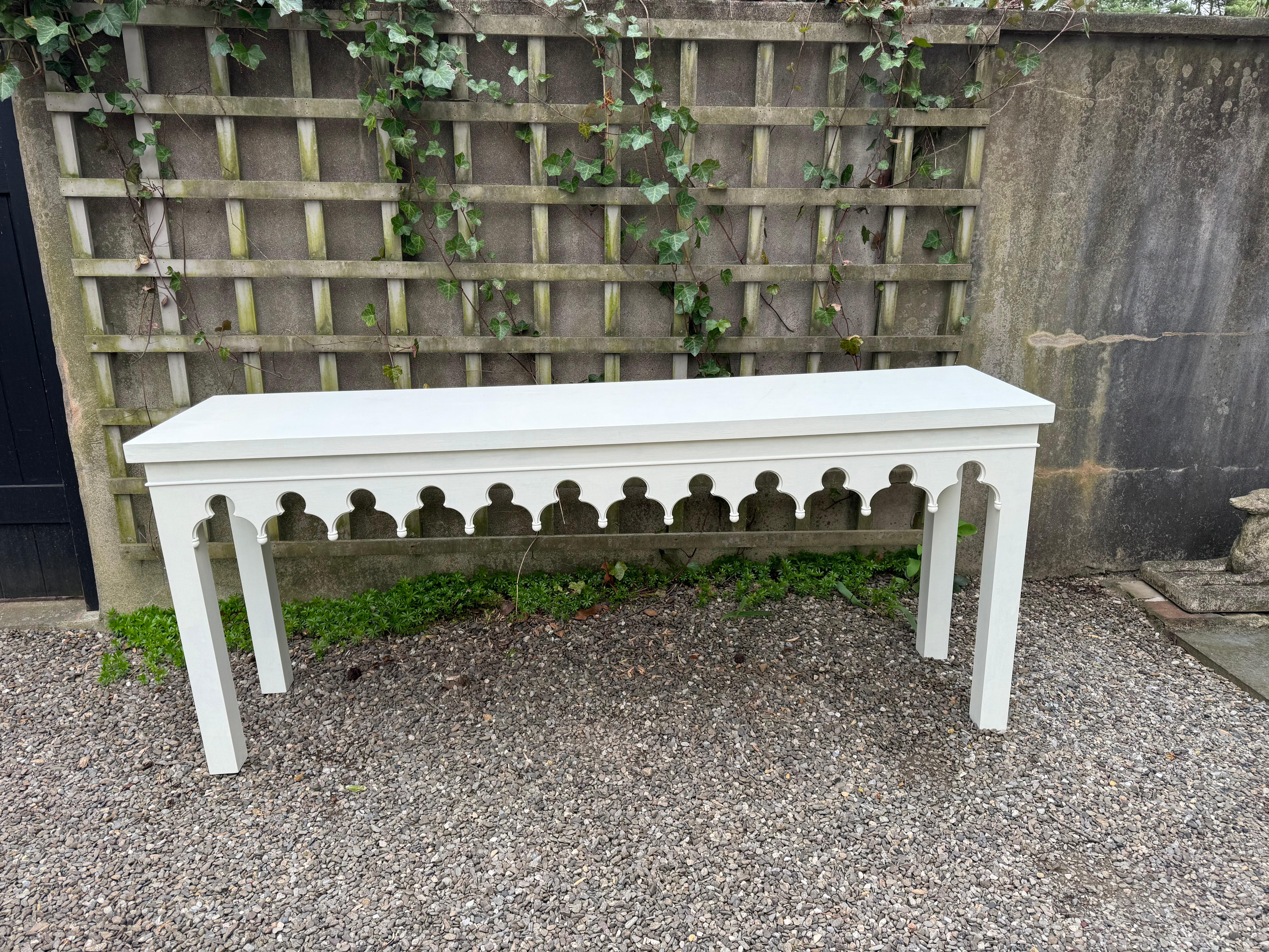 Contemporary Beautiful White Painted Wood Console Table with Scalloped Apron