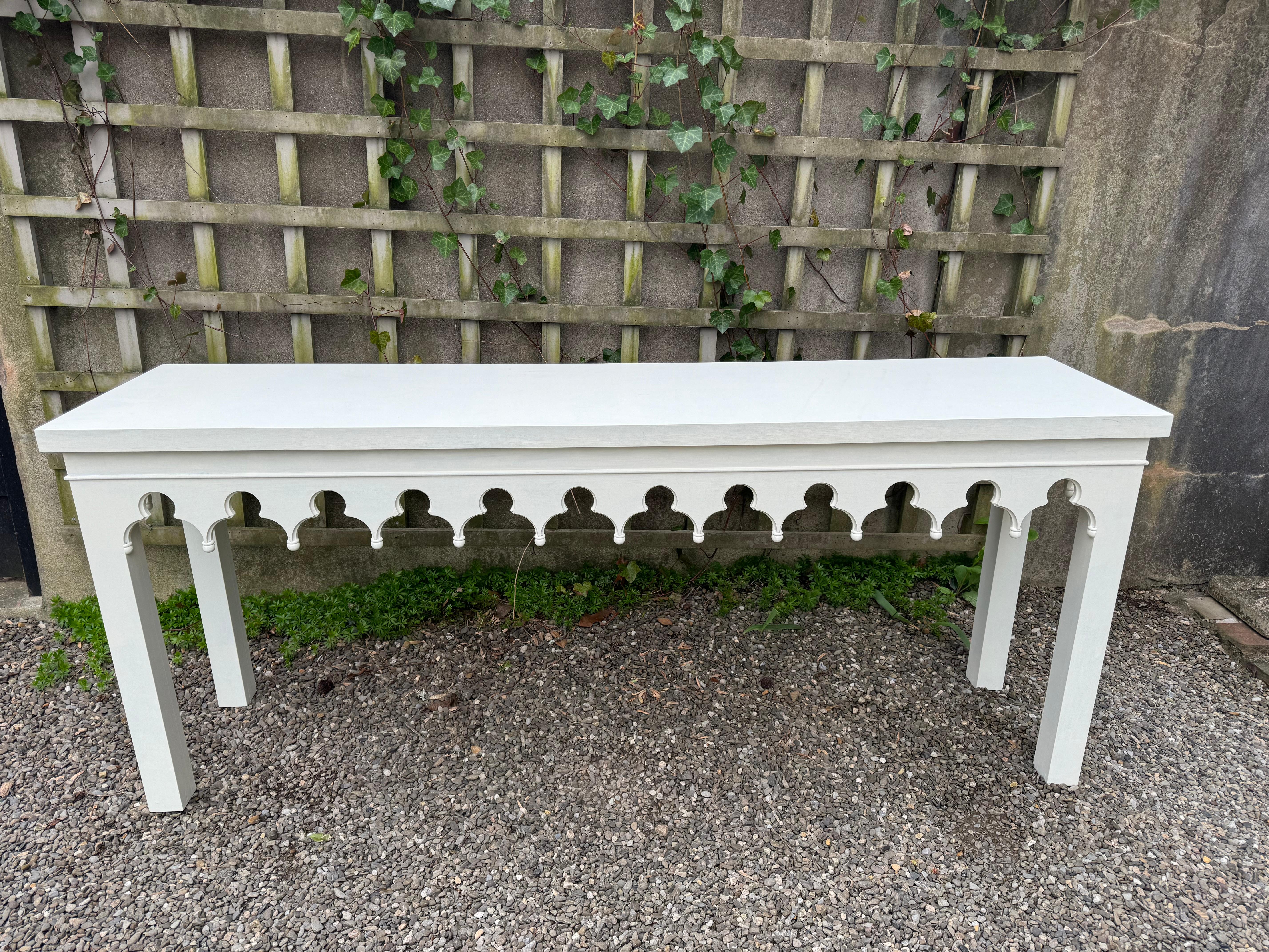 Beautiful White Painted Wood Console Table with Scalloped Apron 2