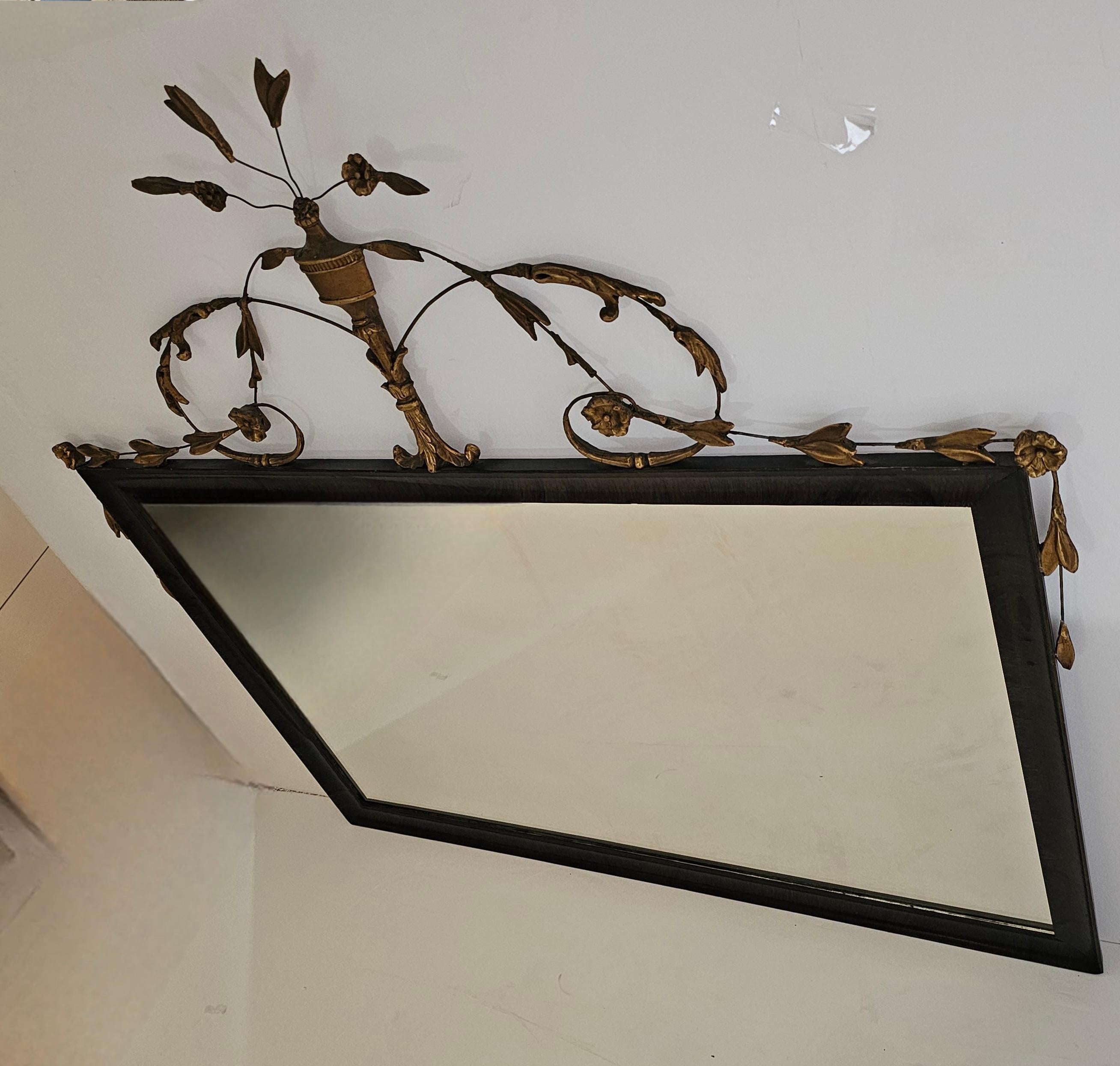 Schöner Spiegel aus Holz und vergoldetem Metall im Regency-Stil von W & J Sloane (amerikanisch) im Angebot