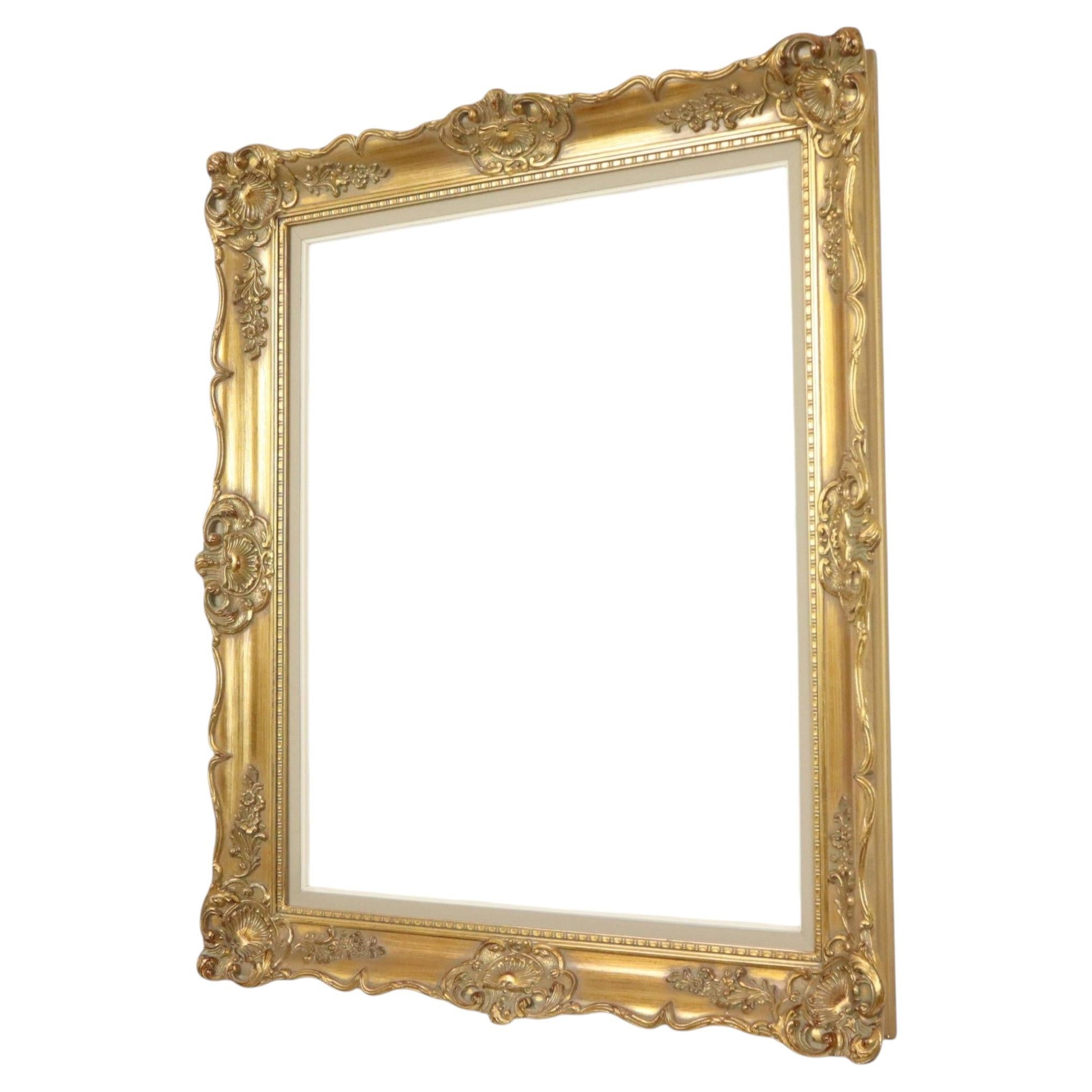 Bellissima cornice in legno in stile barocco classico oro 76x66cm in vendita