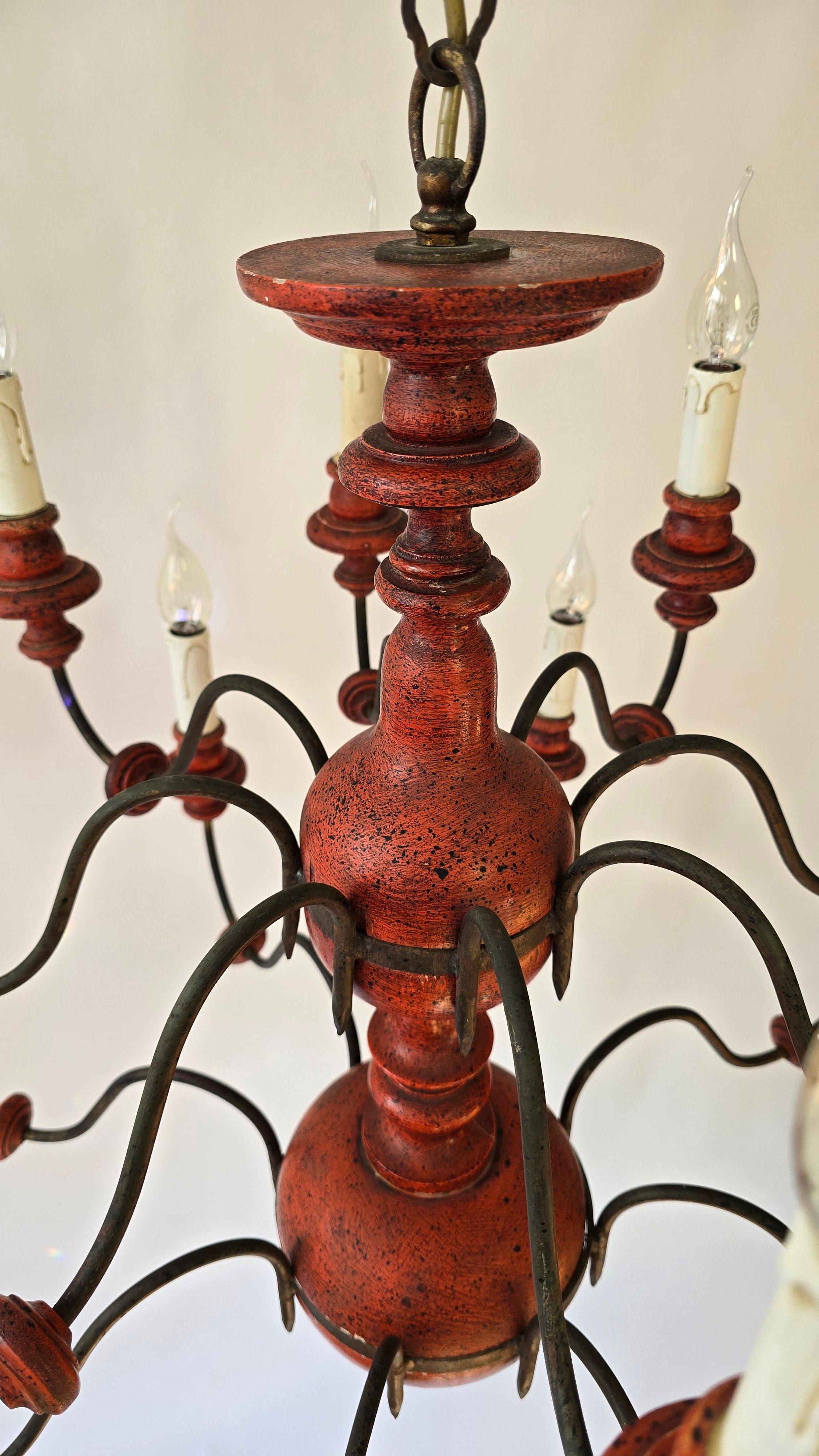 Bellissimo lampadario in legno e ferro con 16 bracci - Finitura rossa esclusiva in vendita 5