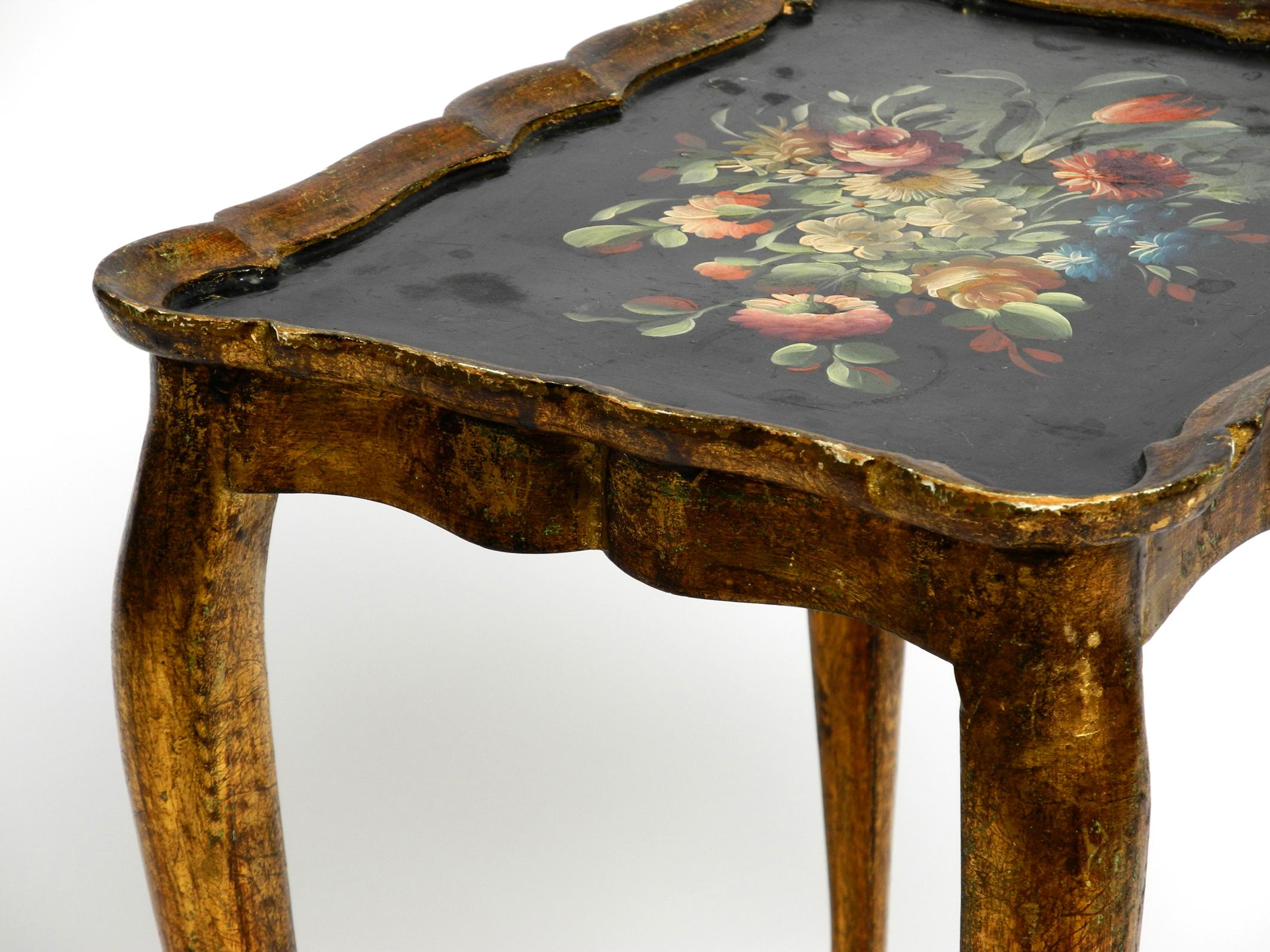 Beautiful Wooden Side Table from 1900s Gilded Frame and Hand-Painted Surface For Sale 8