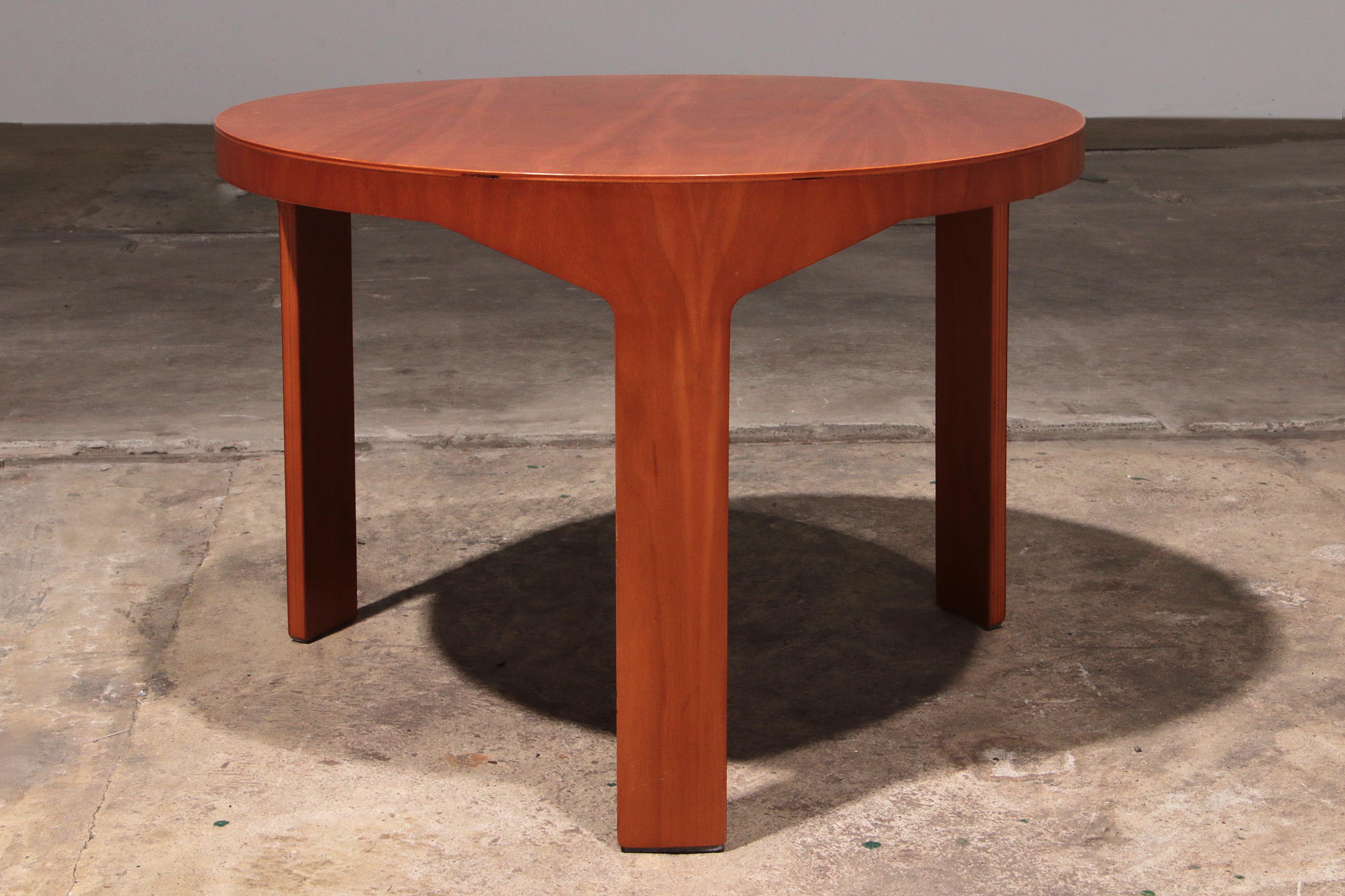 Magnifique table d'appoint vintage en bois des années 70 en vente 1
