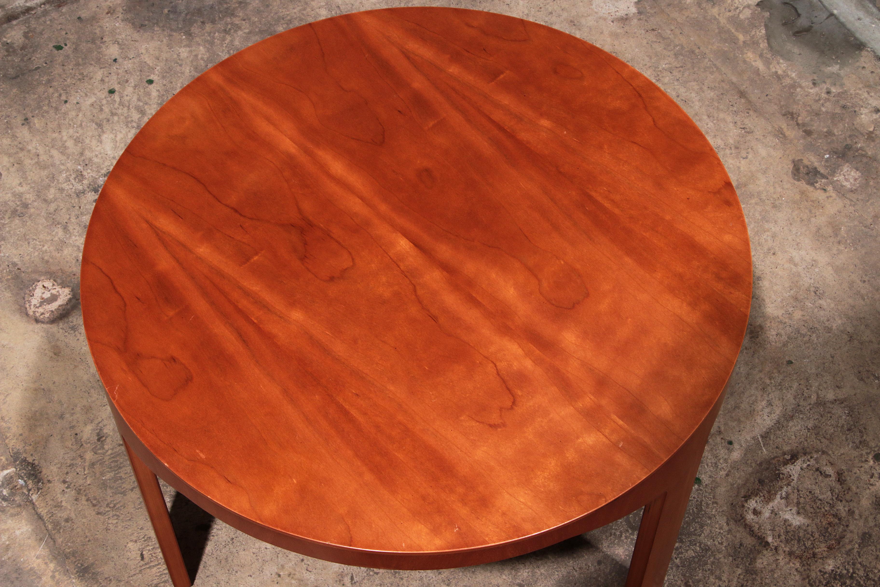 Magnifique table d'appoint vintage en bois des années 70 en vente 2