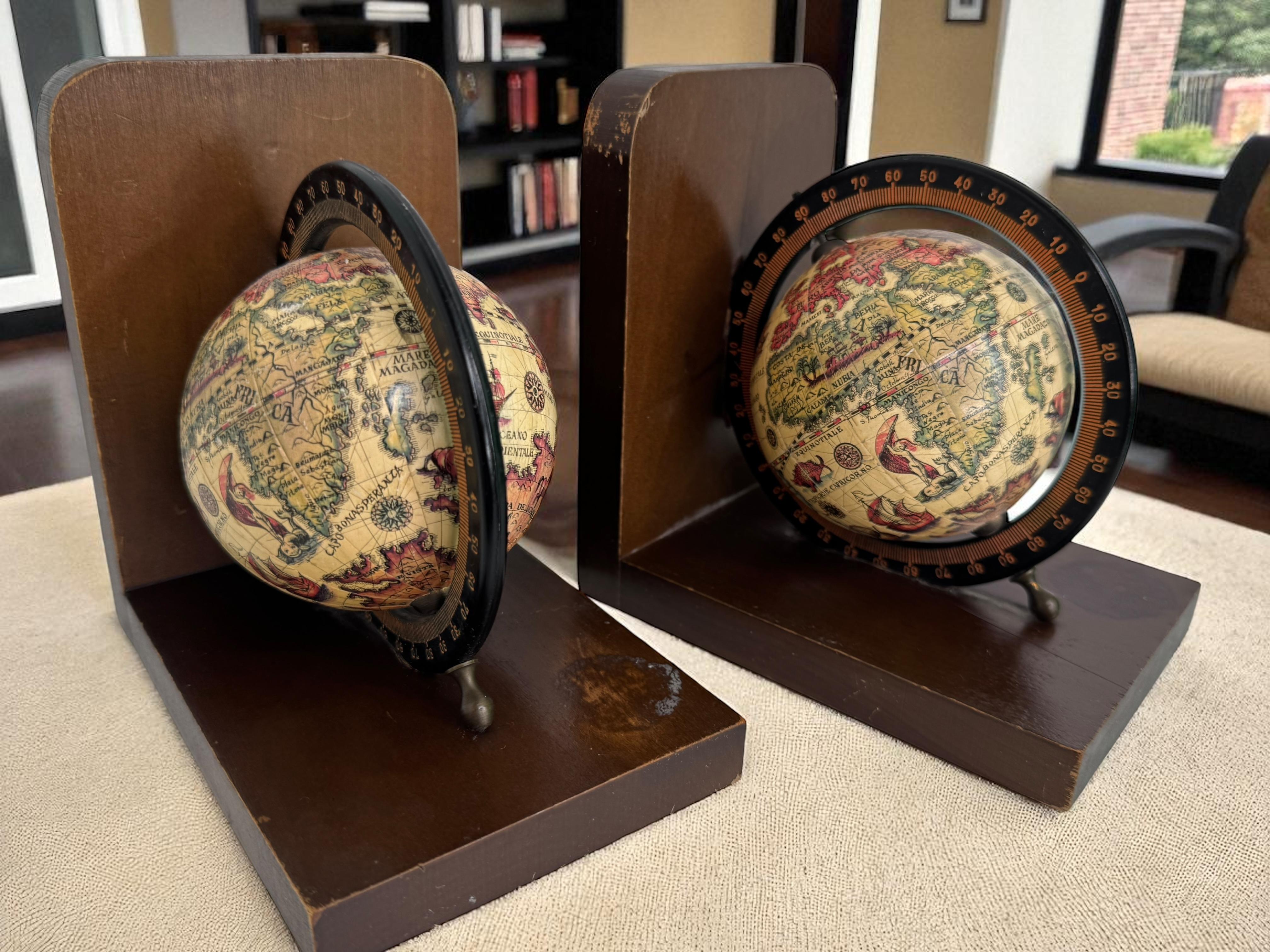 Magnifique serre-livres en bois Globe terrestre unique Antiquité allemande 1910s en vente 3