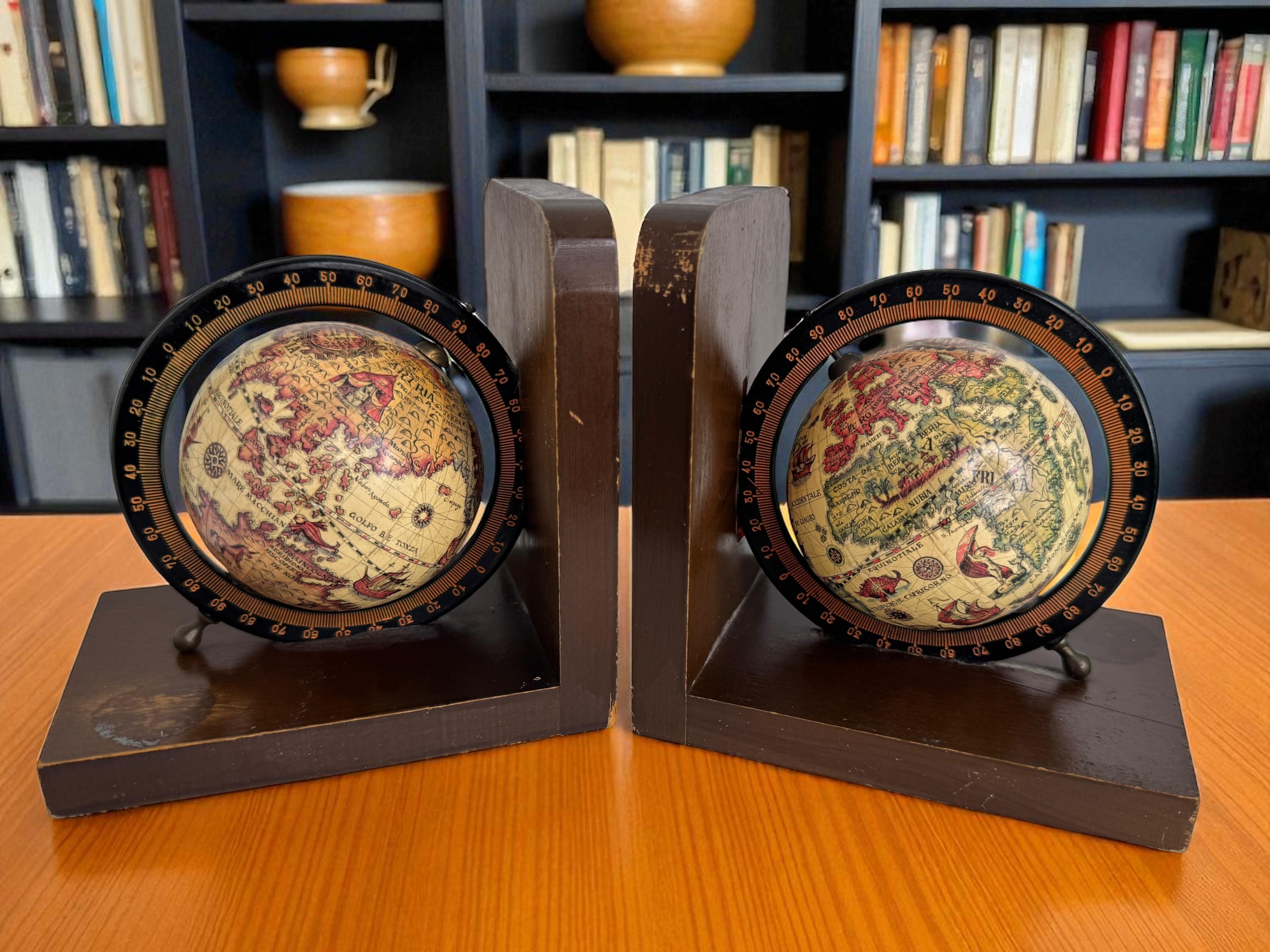 Magnifique serre-livres en bois Globe terrestre unique Antiquité allemande 1910s en vente 4