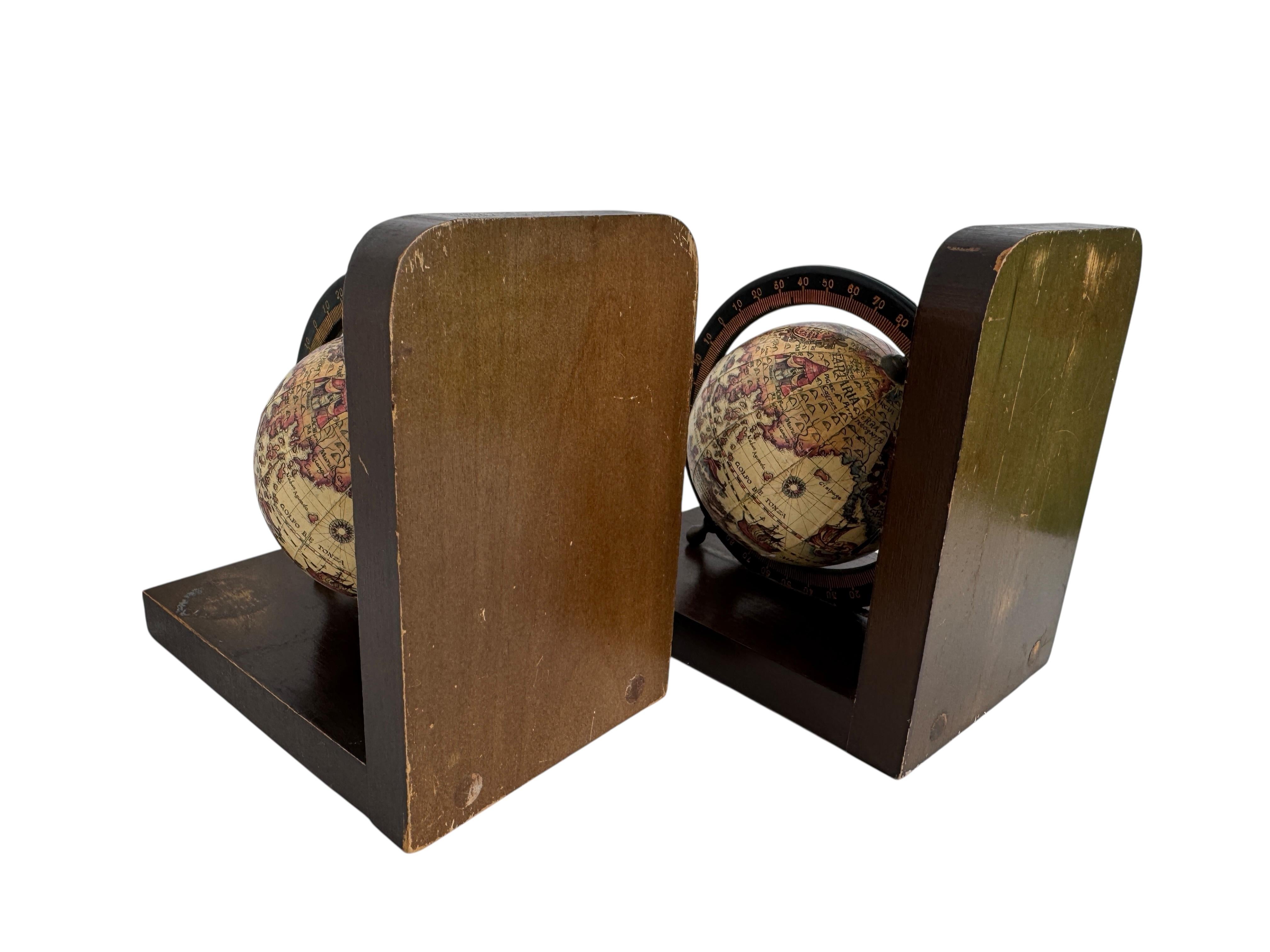 20ième siècle Magnifique serre-livres en bois Globe terrestre unique Antiquité allemande 1910s en vente