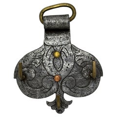 Magnifique panneau de porte-clés en fer forgé d'art populaire allemand ancien, 18ème siècle