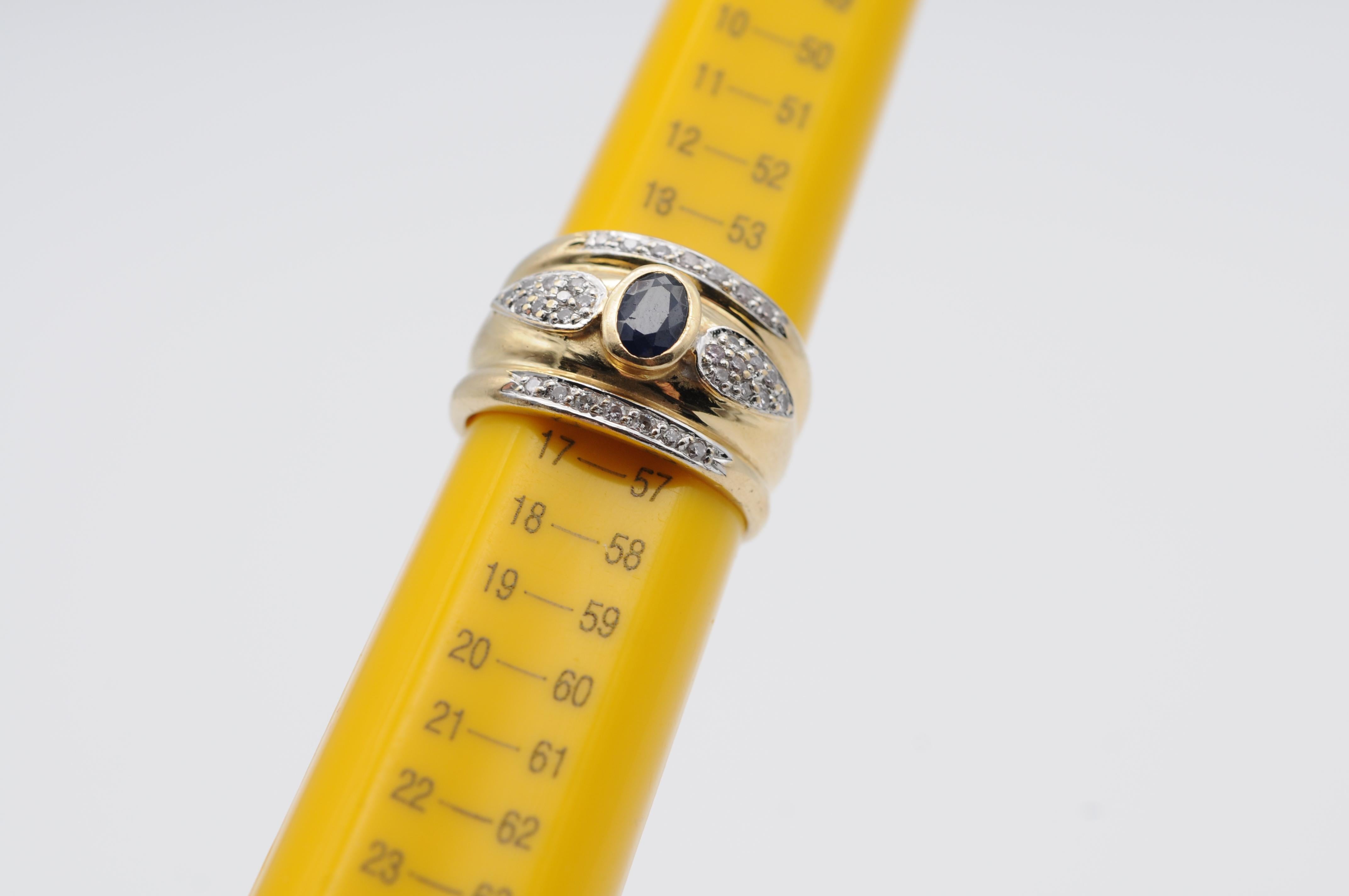 Bellissimo anello in oro giallo con Saphir blu taglio ovale in vendita 9