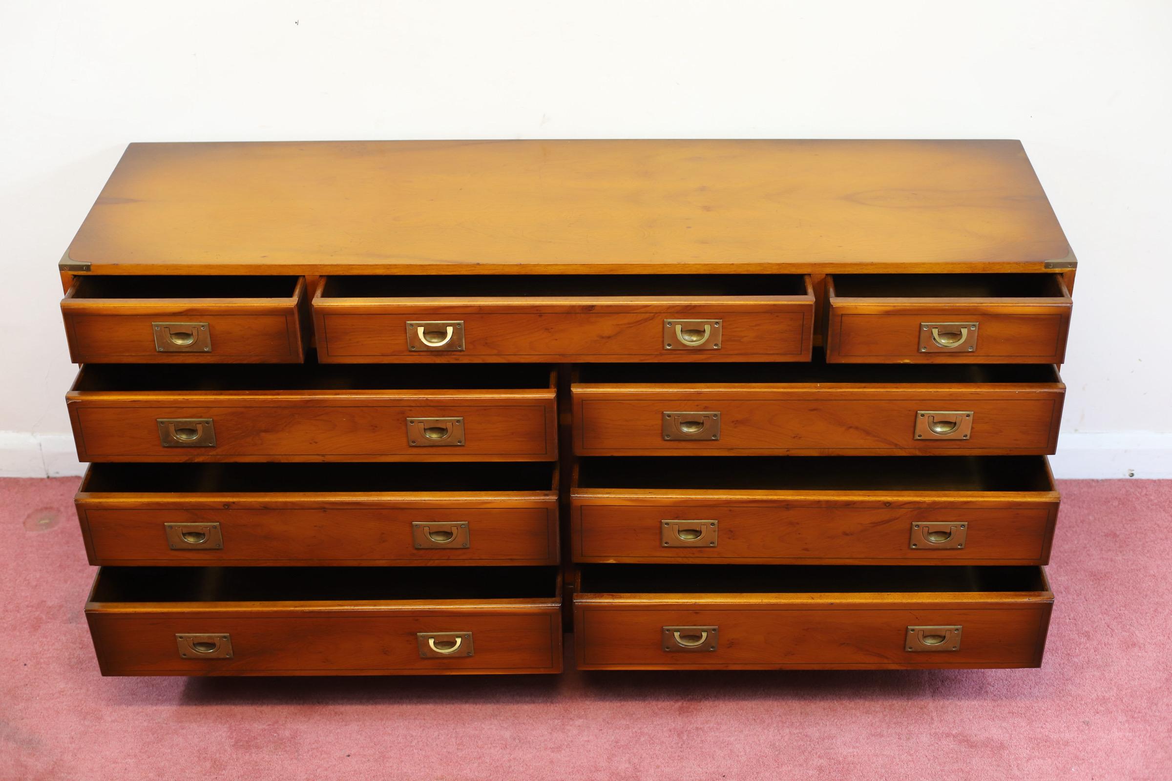 Magnifique Sidebord de Campagne Militaire en Wood Wood Bon état - En vente à Crawley, GB