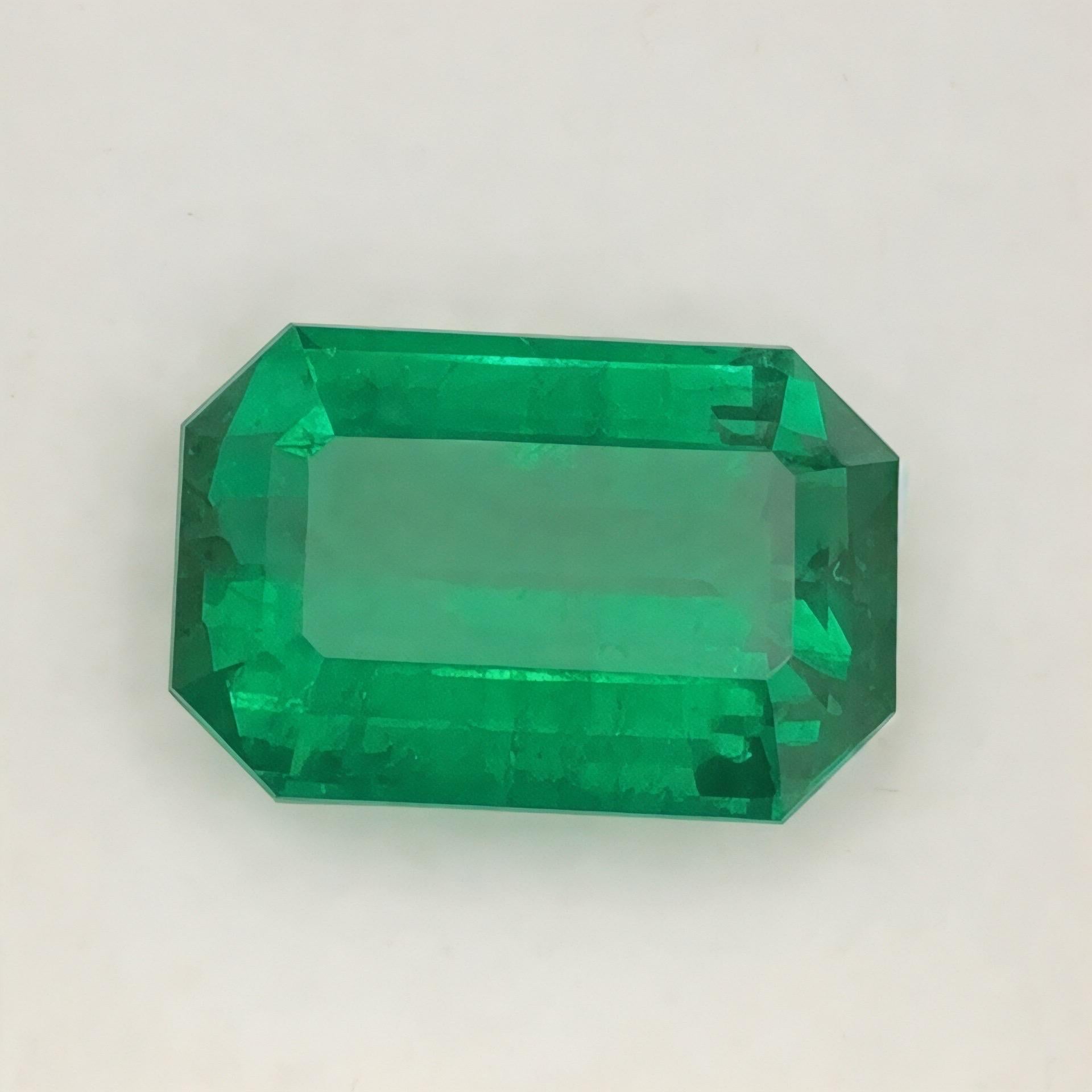 Preciosa esmeralda zambiana de 24,86 ct talla esmeralda Artículo de colección certificado GRS en Nuevo estado para la venta en Bangkok, TH