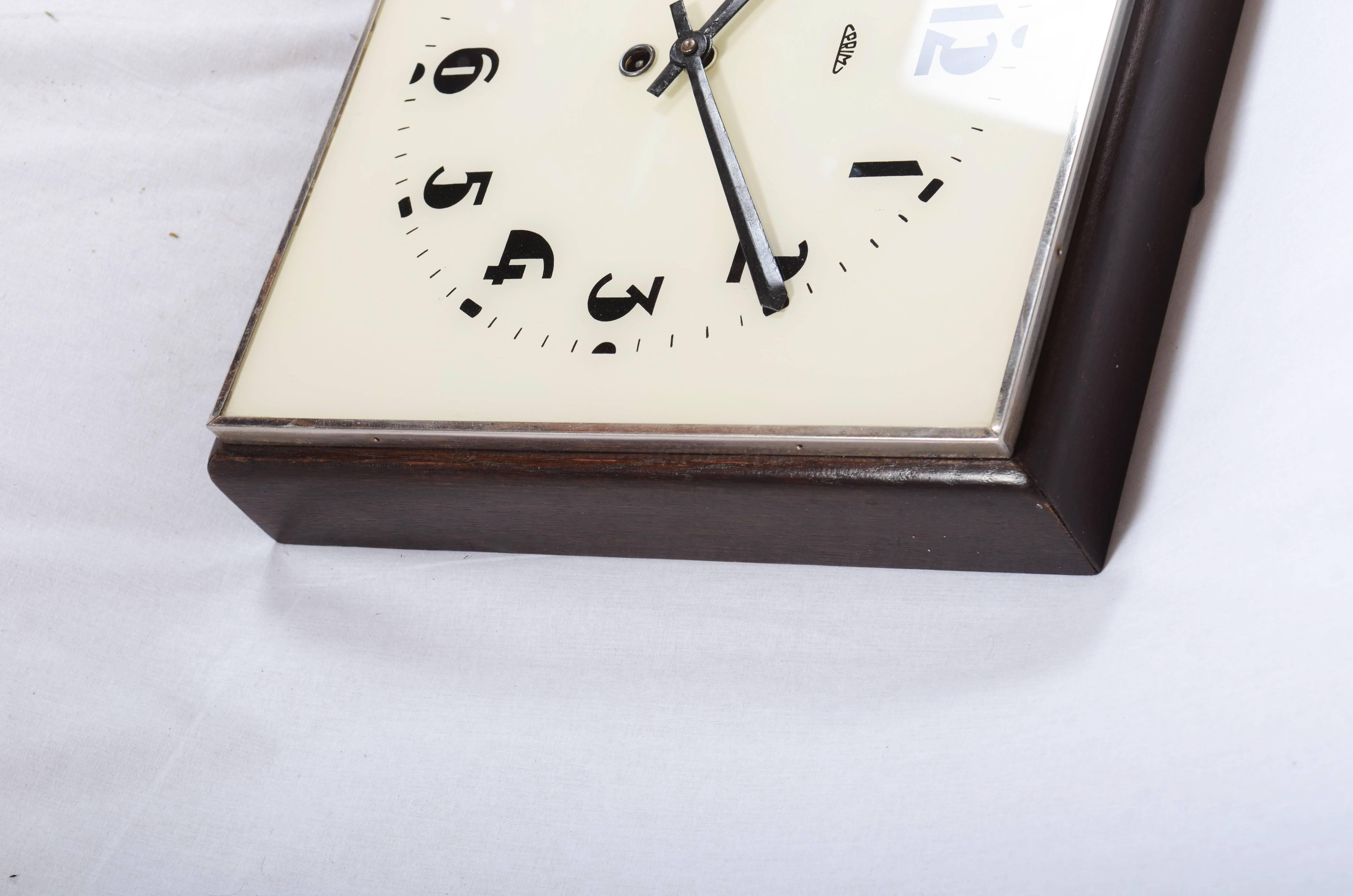 Beautiful, Rare Large Bauhaus Wall Clock im Zustand „Hervorragend“ in Vienna, AT