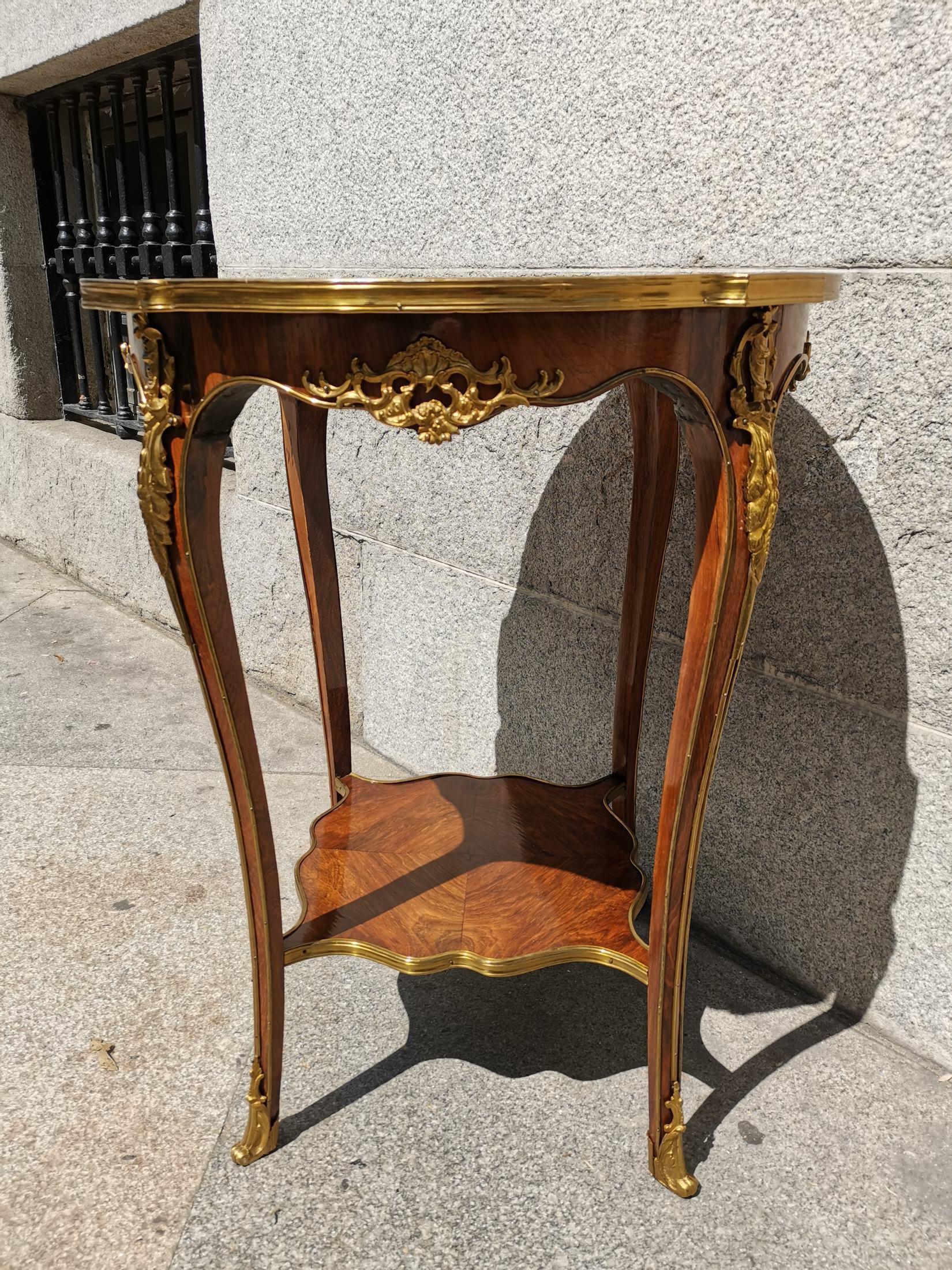 Beautifull Gueridon of the End of the 19th Century In Good Condition For Sale In Madrid, ES