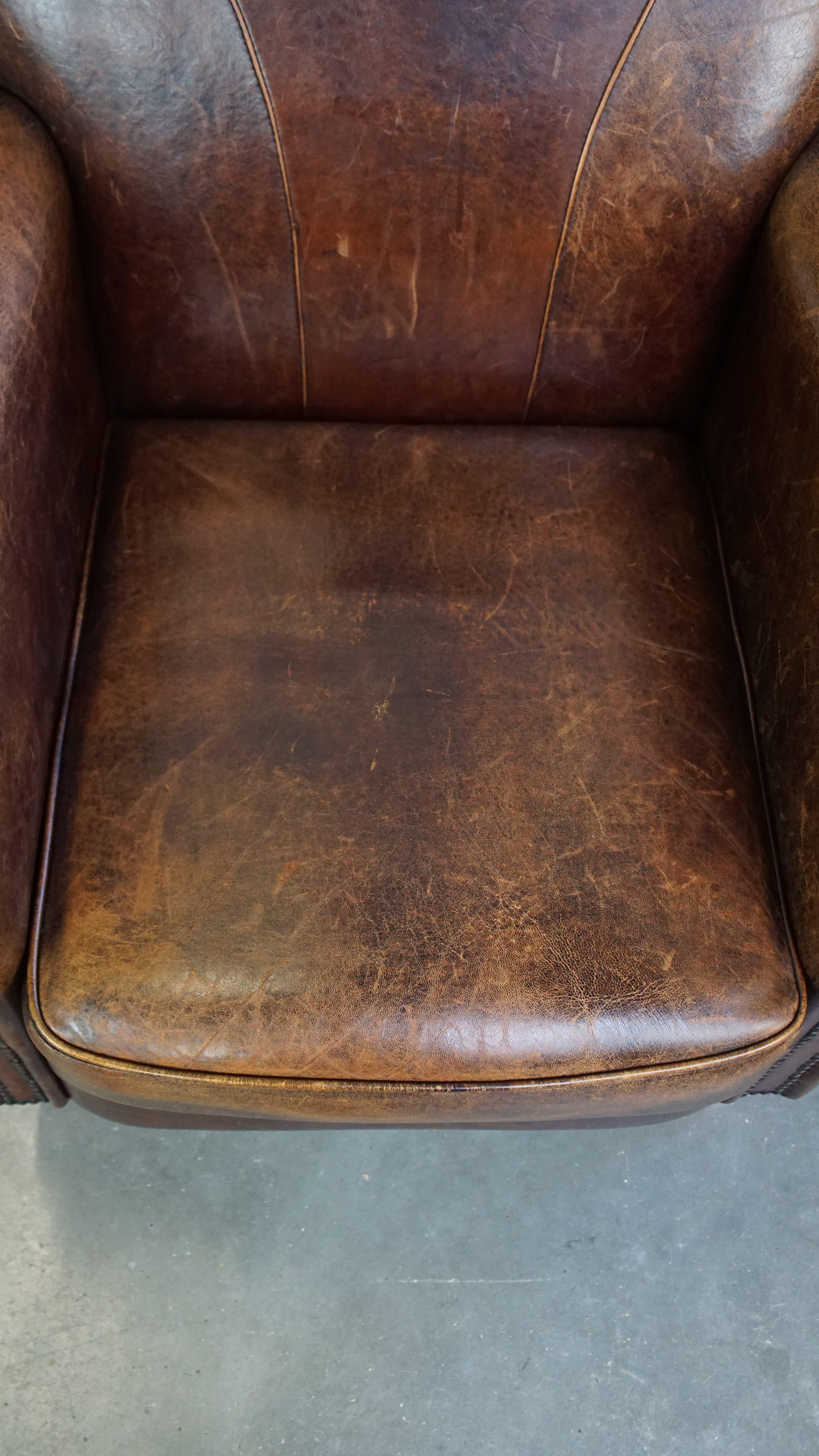 Sillón de diseño de piel de oveja con un acabado bonito y adecuado siglo XX en venta