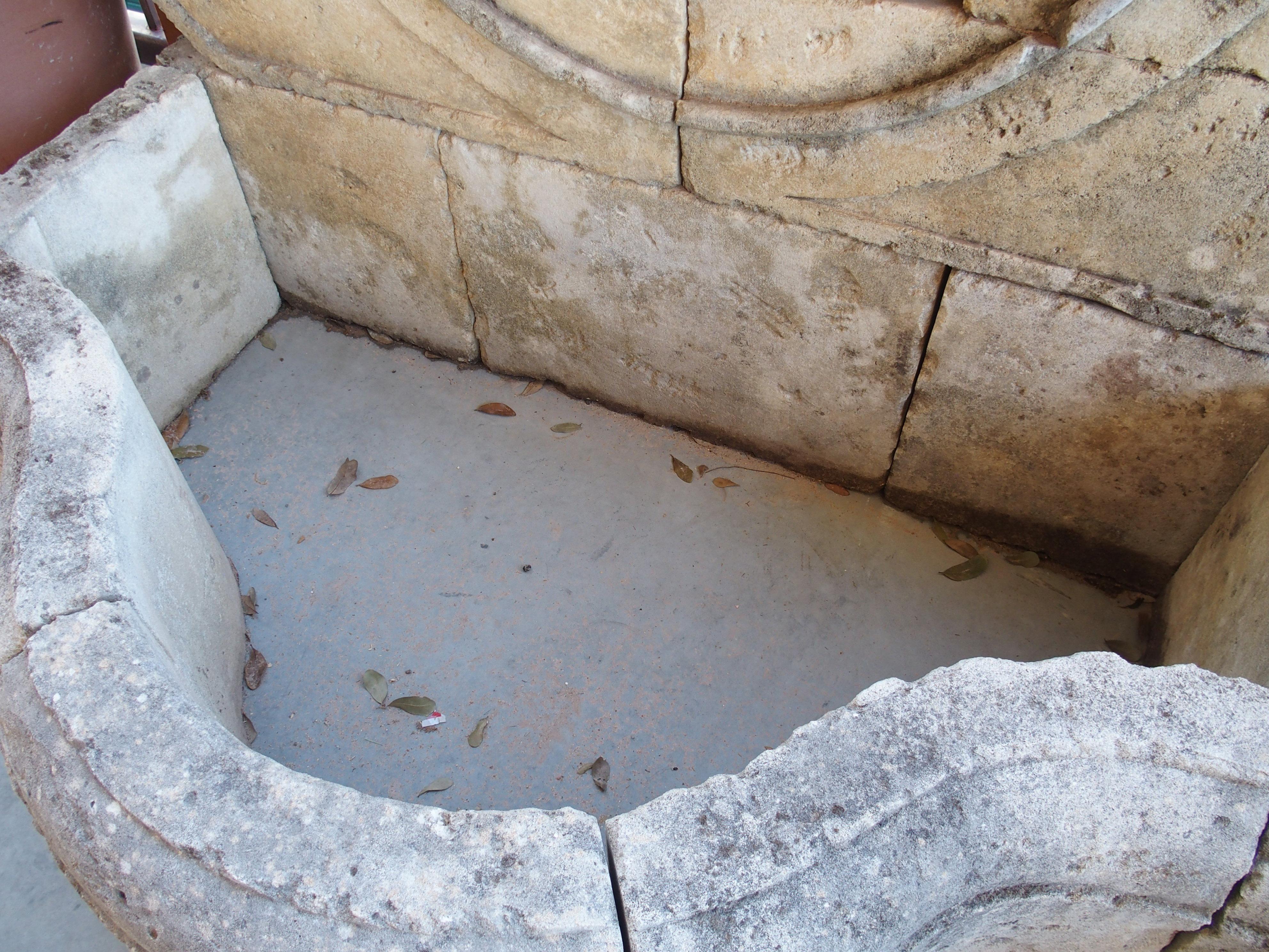 Beautifully Carved French Sunburst Wall Fountain in Aged Limestone For Sale 3