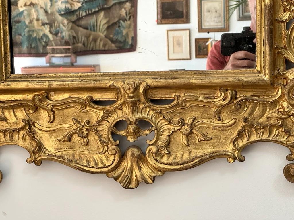 Beautifully Carved, Gilded 18th Century Mirror For Sale 1