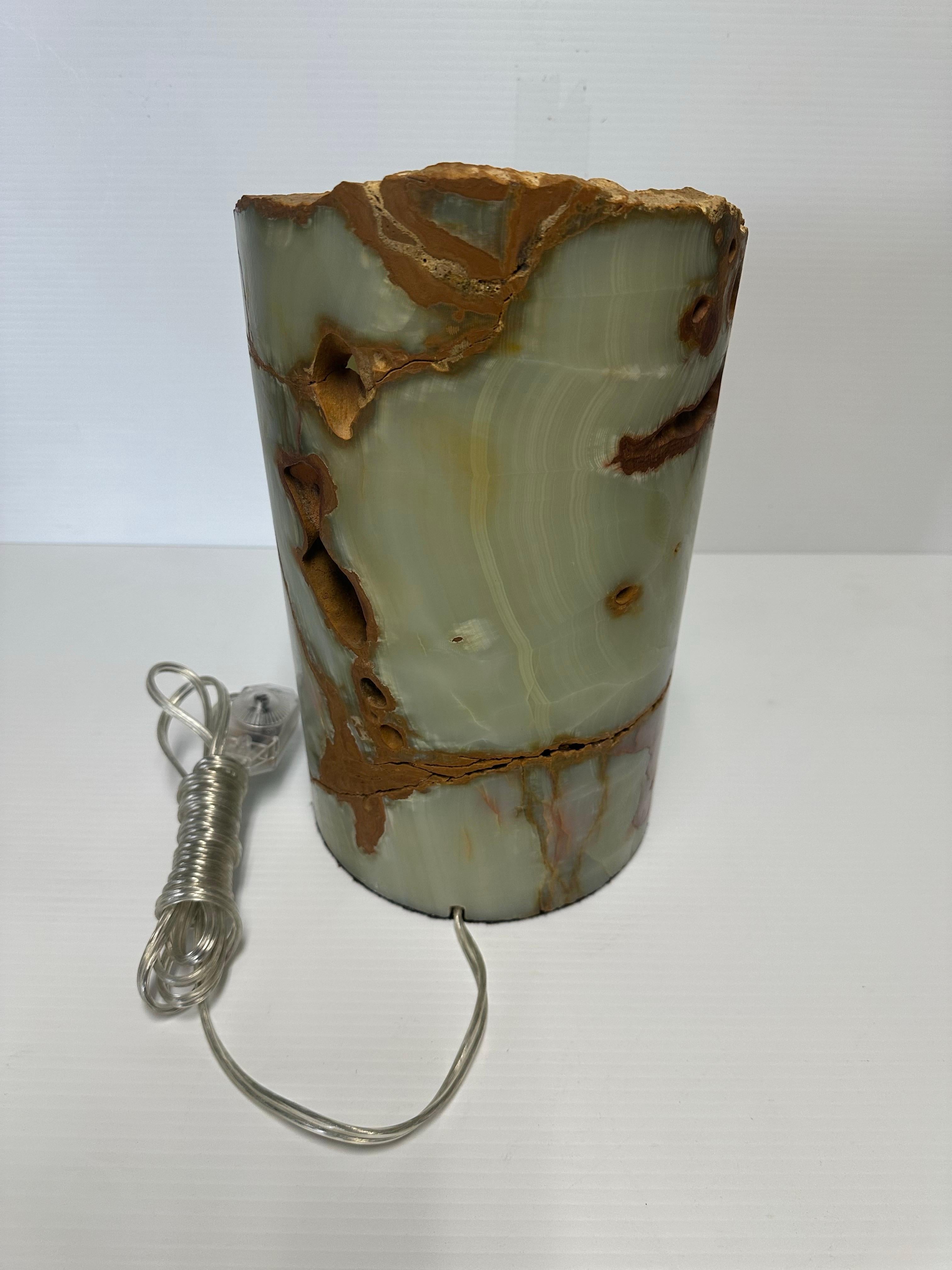 Beautifully Carved, Heavy, Thick Cylindrical Ambient Onyx Table / Desk Lamp For Sale 7