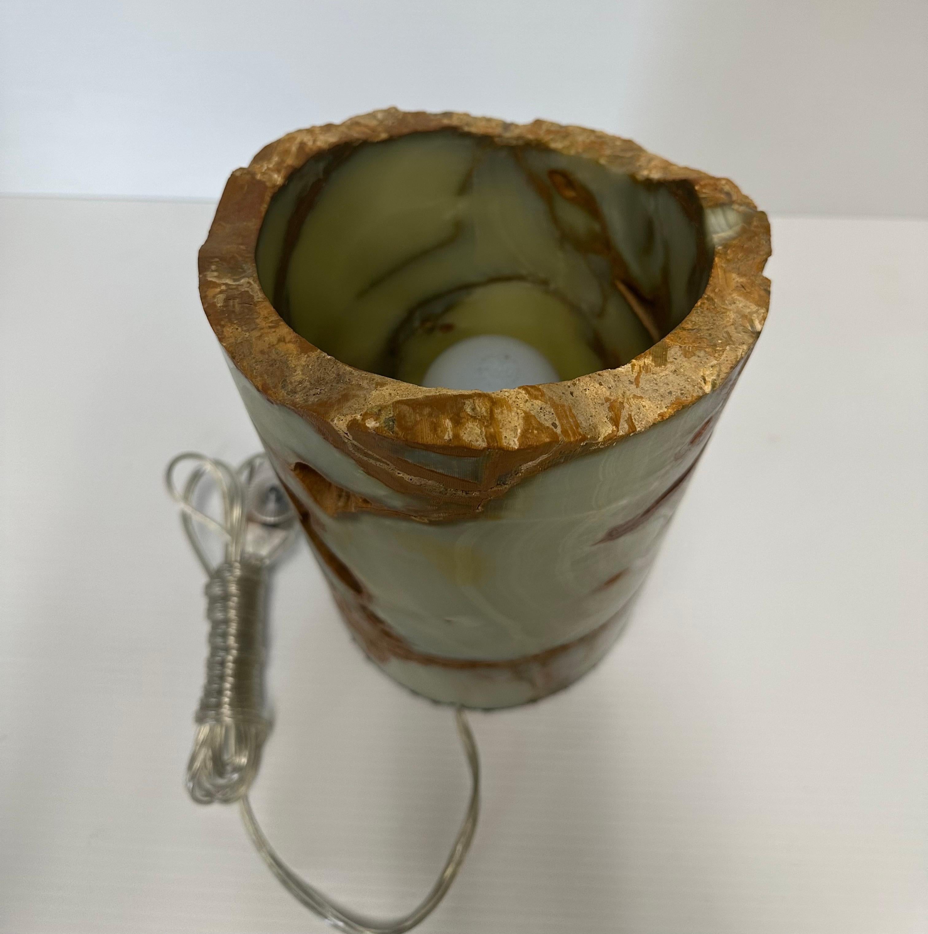 Beautifully Carved, Heavy, Thick Cylindrical Ambient Onyx Table / Desk Lamp For Sale 3