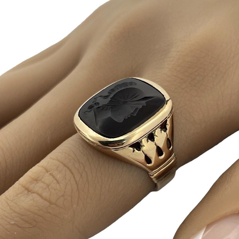 Women's or Men's Beautifully Carved Sardonyx 10K Yellow Gold Ring For Sale