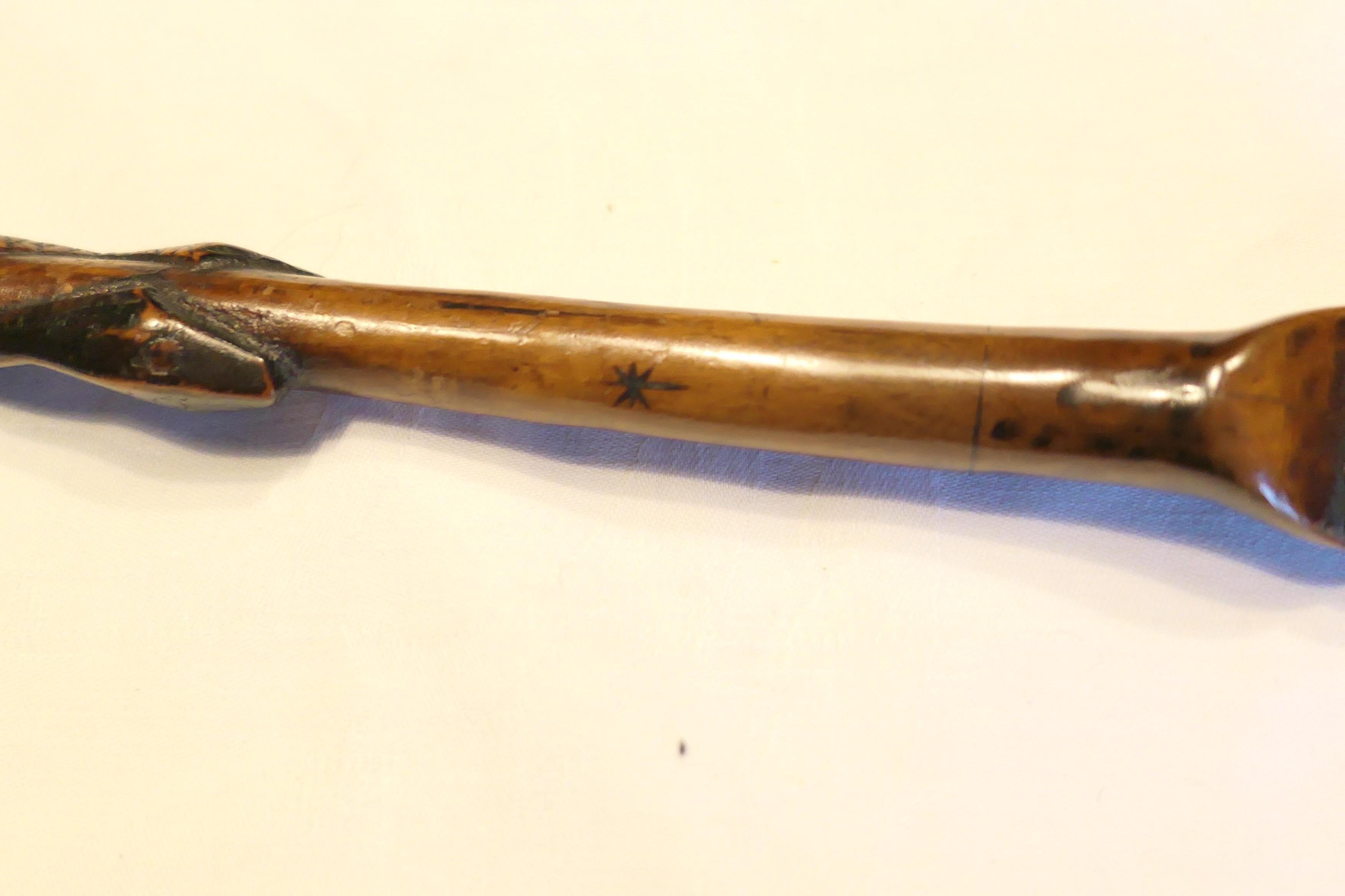 Beautifully Carved Two Tone Malacca Gentleman's Walking Stick with Snakes For Sale 3