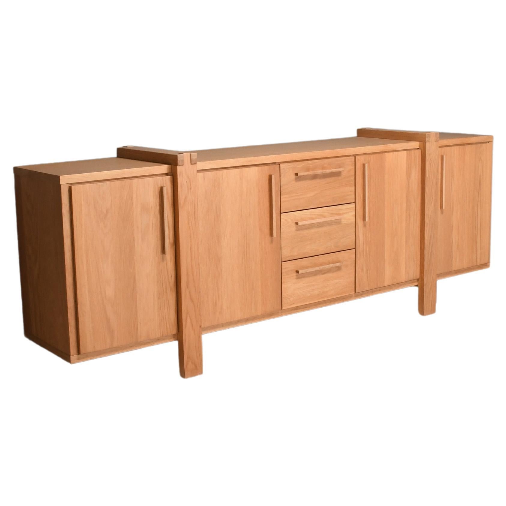 Schön gearbeitetes Sideboard aus massiver Eiche, 20. Jahrhundert, Belgien 