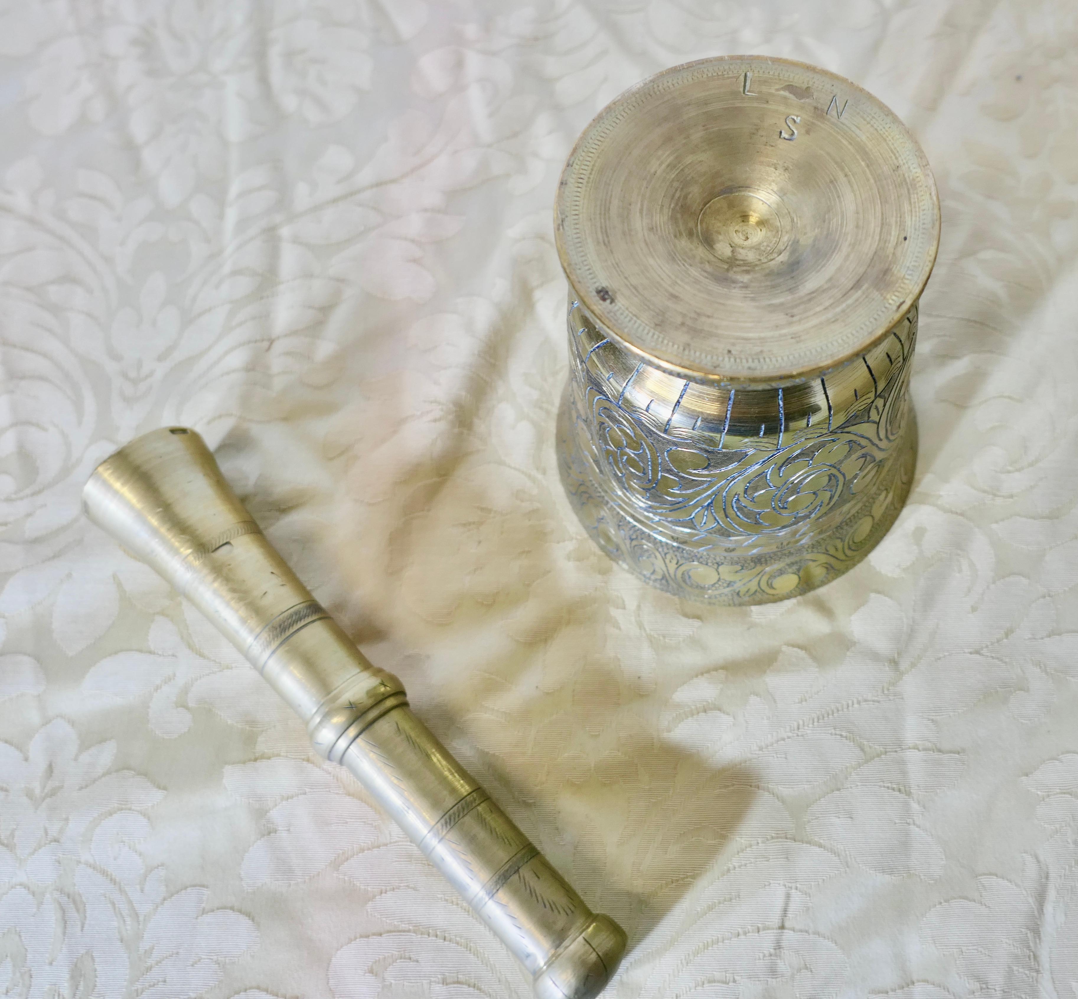 Beautifully Decorated Brass Pestle and Mortar In Good Condition For Sale In Godshill, Isle of Wight