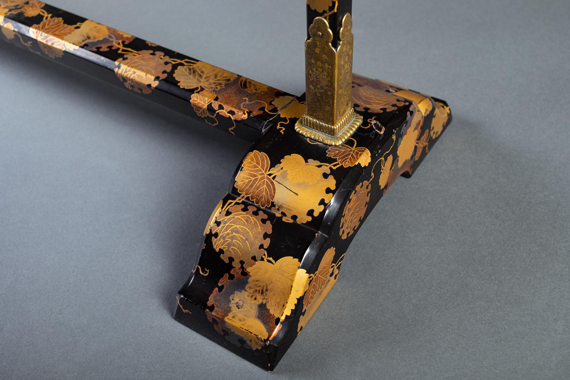 Beautifully Decorated Lacquer Towel  Rack for Tea Ceremony.  For Sale 4