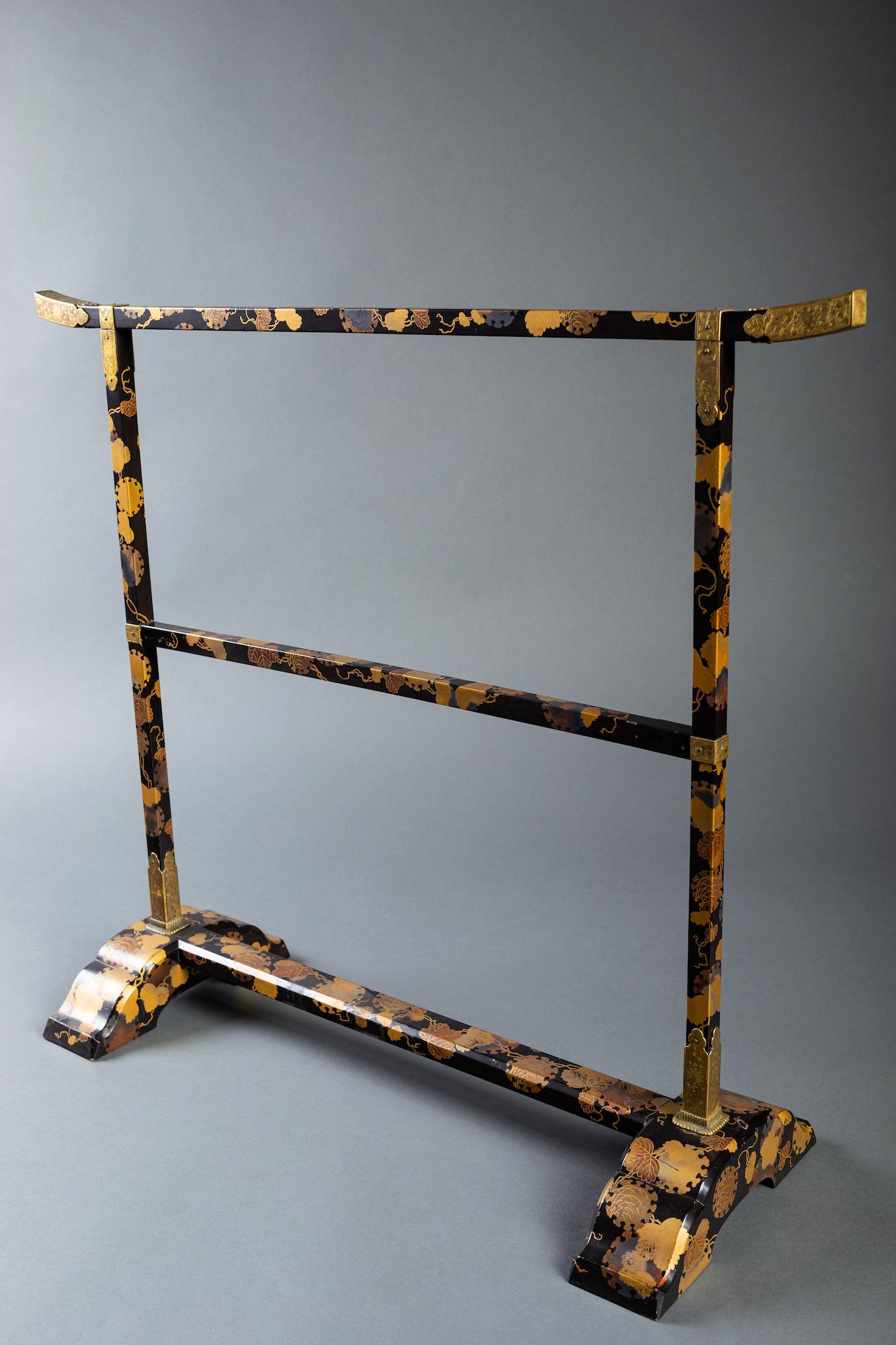 Beautifully Decorated Lacquer Towel  Rack for Tea Ceremony.  In Good Condition For Sale In Hudson, NY