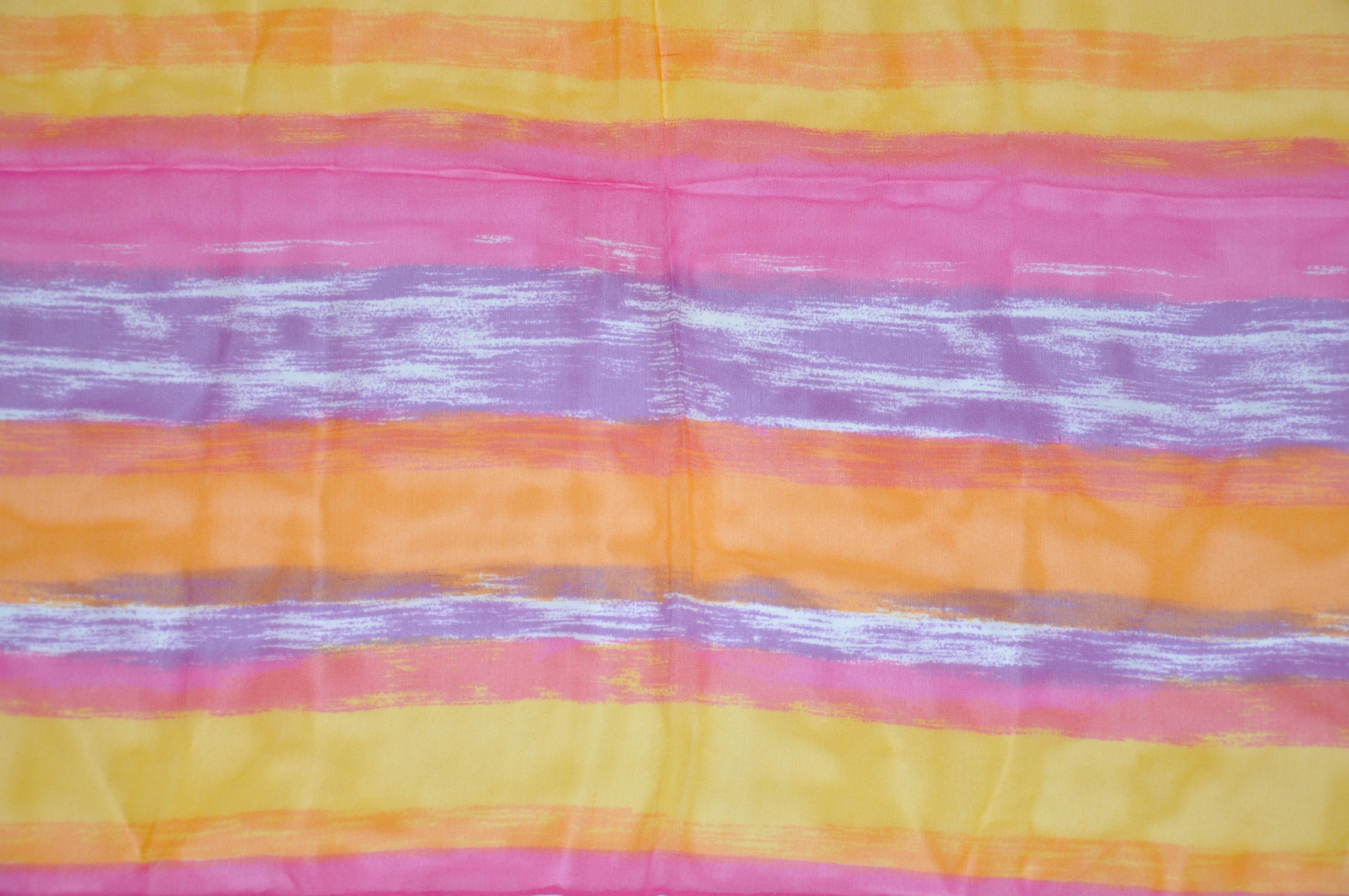 Magnifique et délicate écharpe en mousseline de soie « Summer Sun Rise » en vente 2