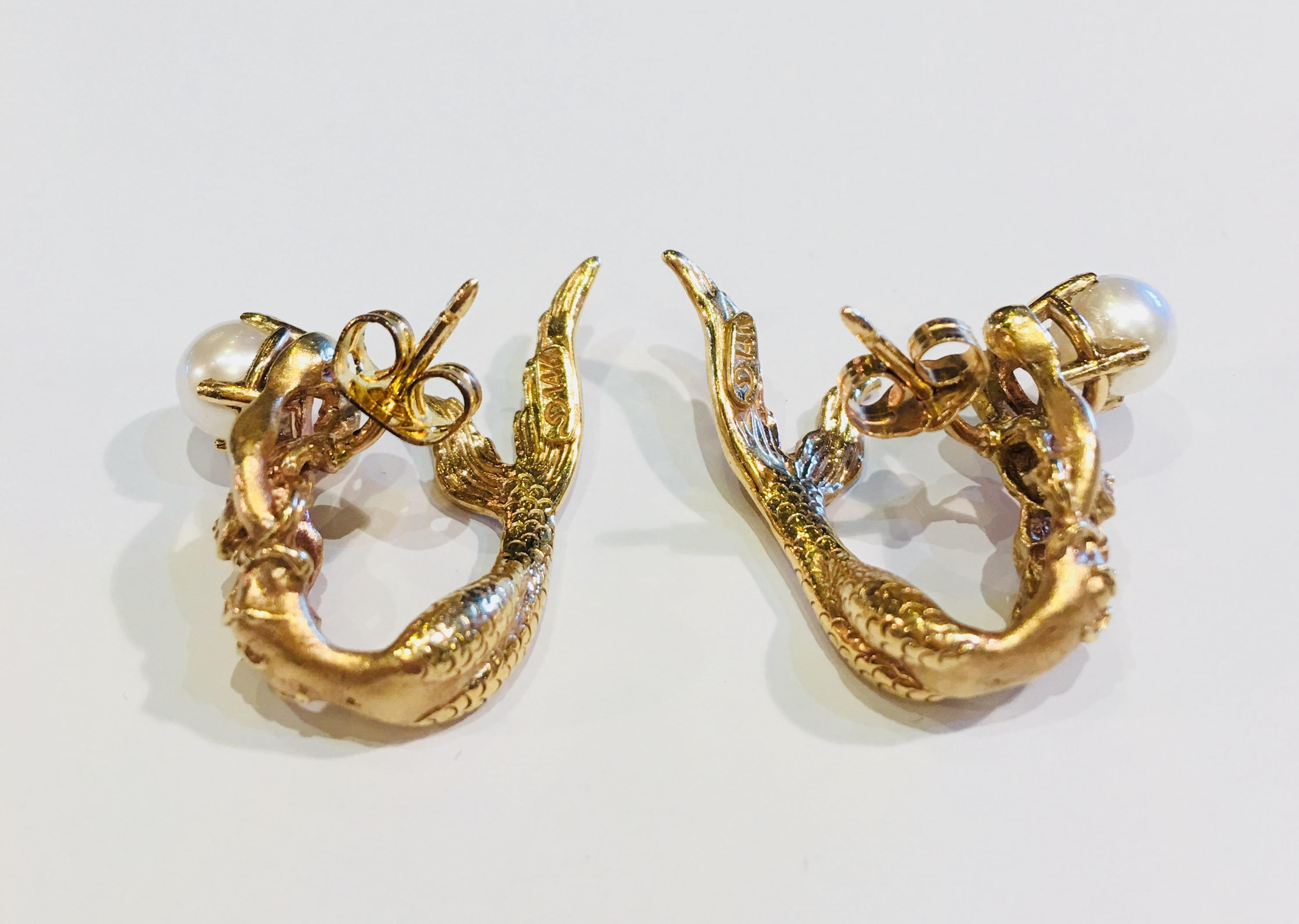 Beautifully Detailed Mermaid Three Dimensional Yellow Gold Pearl Wrap Earrings In Excellent Condition In Tustin, CA