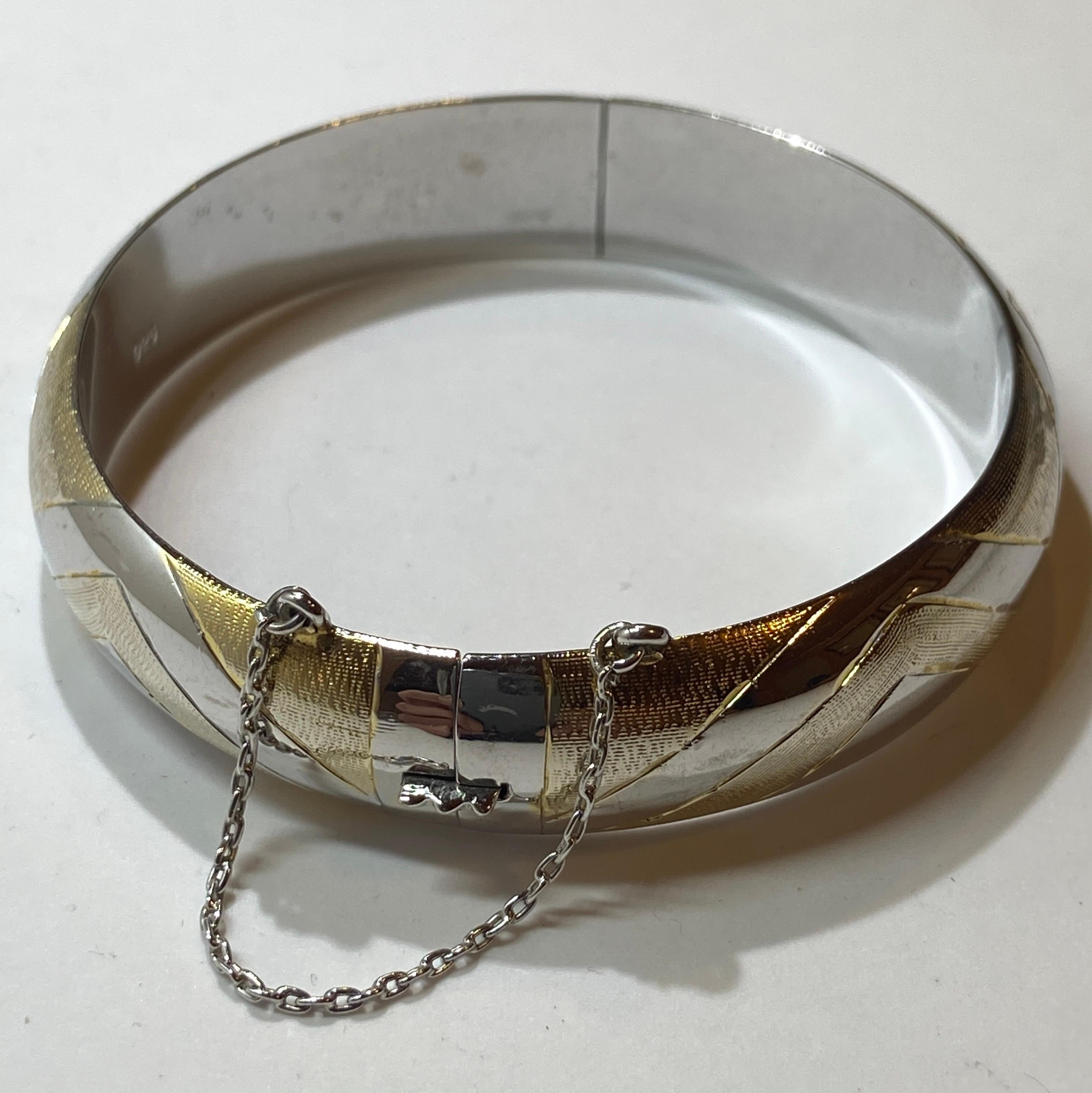 Bracciale in filigrana di sterlina splendidamente dettagliato e arricchito con oro giallo 14 carati inciso in vendita 5
