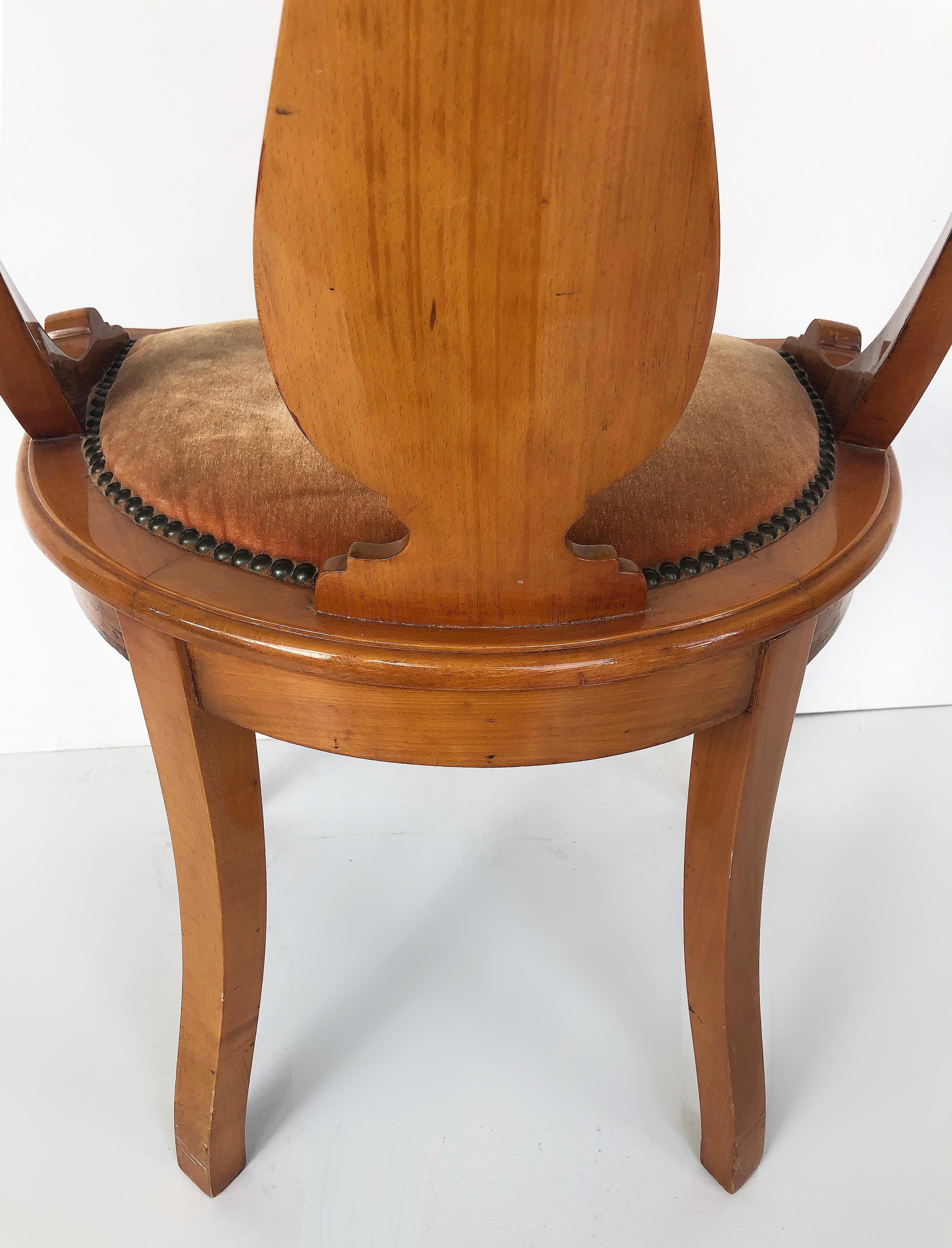 1920s Grained Fine Austrian Biedermeier Burlwood Table and 2 Chairs For Sale 9