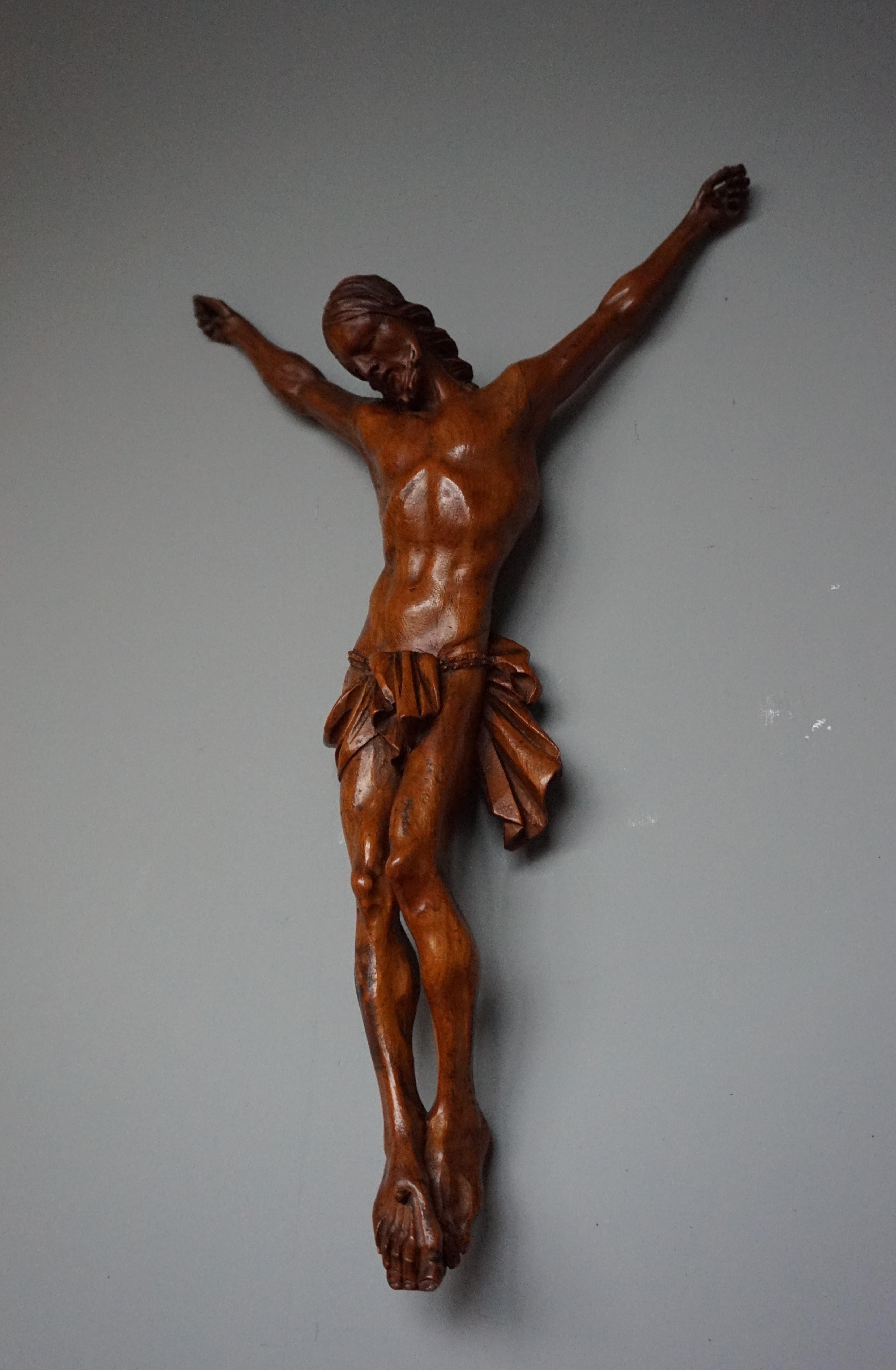 Beautifully Hand Carved Antique Wooden Corpus of Jesus Christ for Wall Mounting For Sale 1