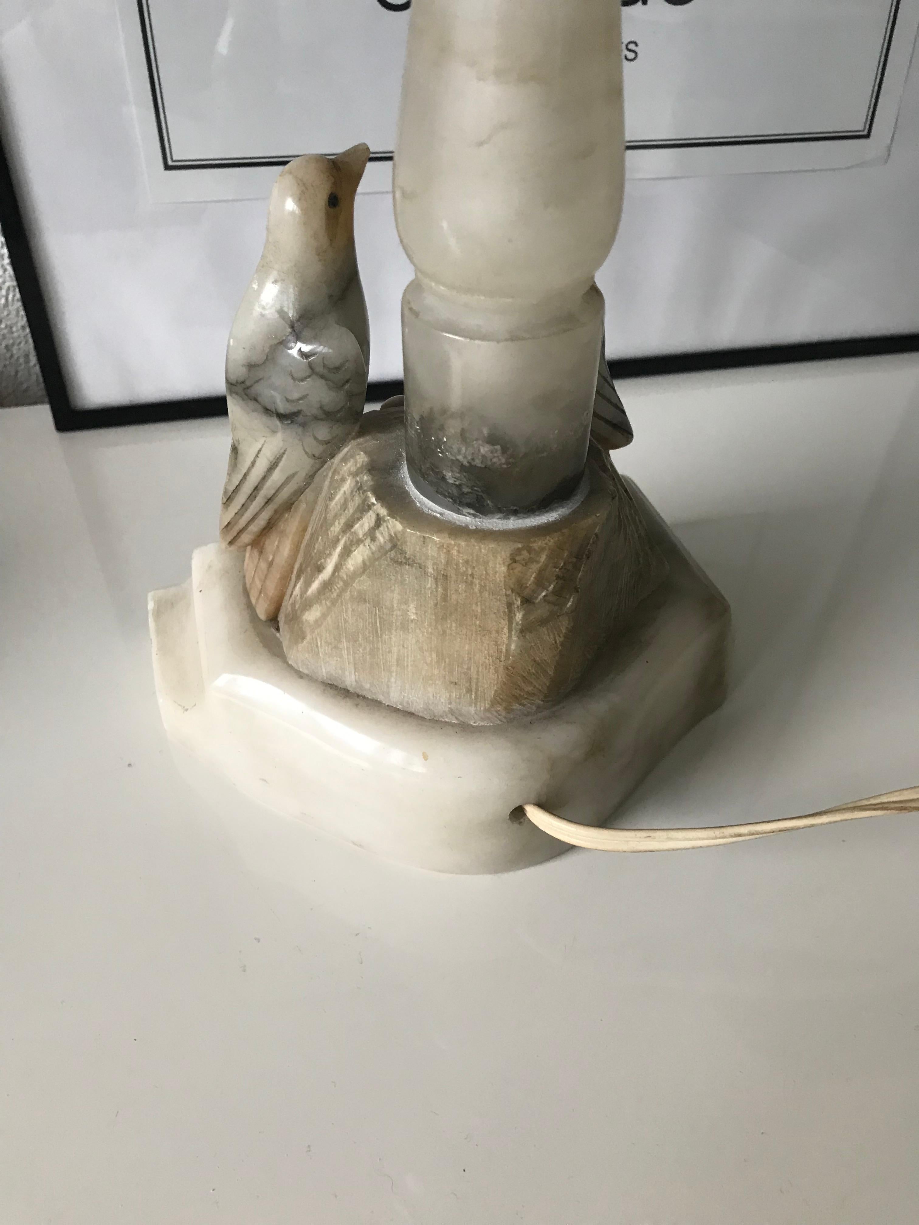 Beautifully Hand Carved Midcentury Nesting Birds Alabaster Table or Desk Lamp For Sale 1