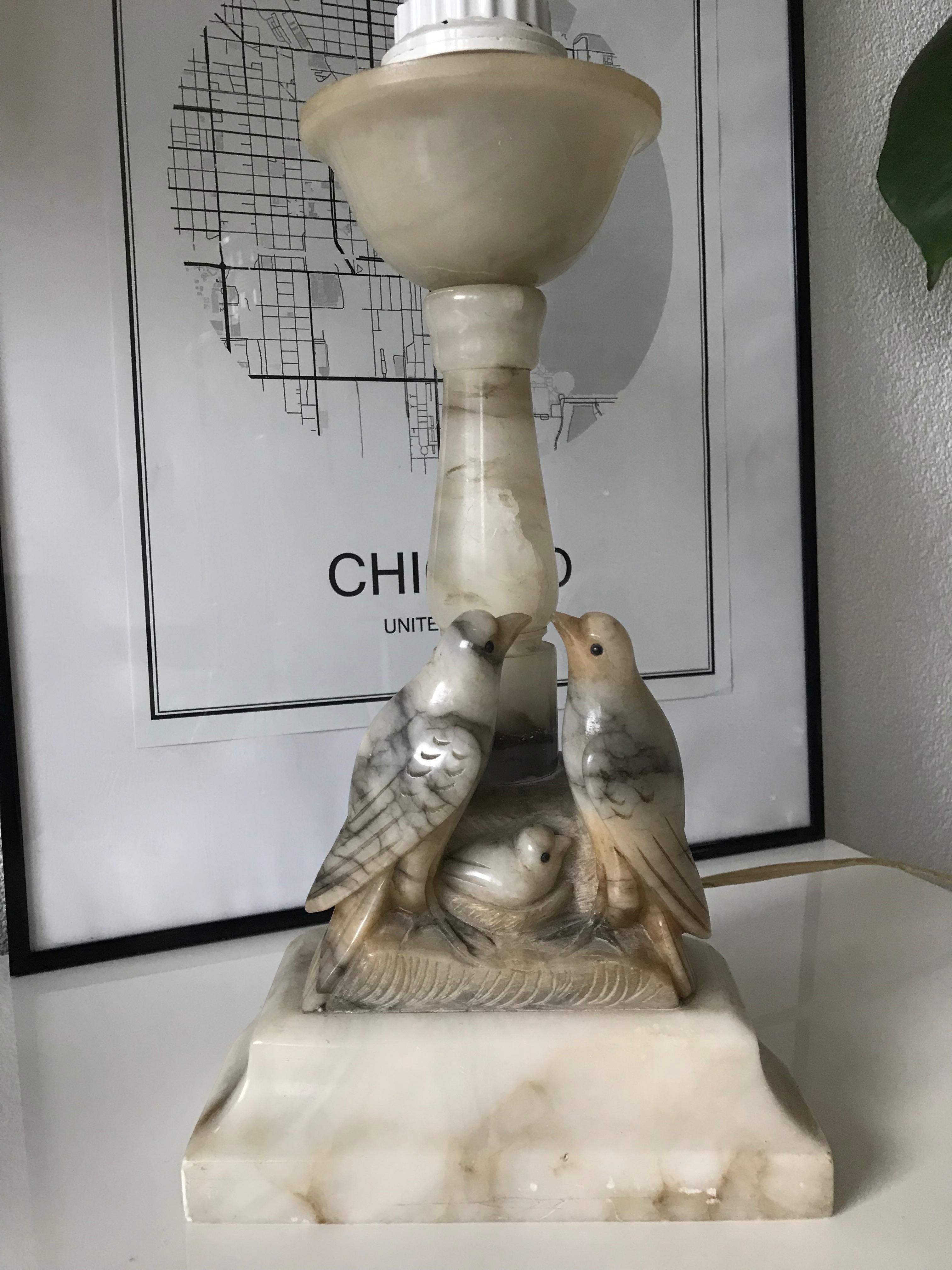 Beautifully Hand Carved Midcentury Nesting Birds Alabaster Table or Desk Lamp For Sale 4