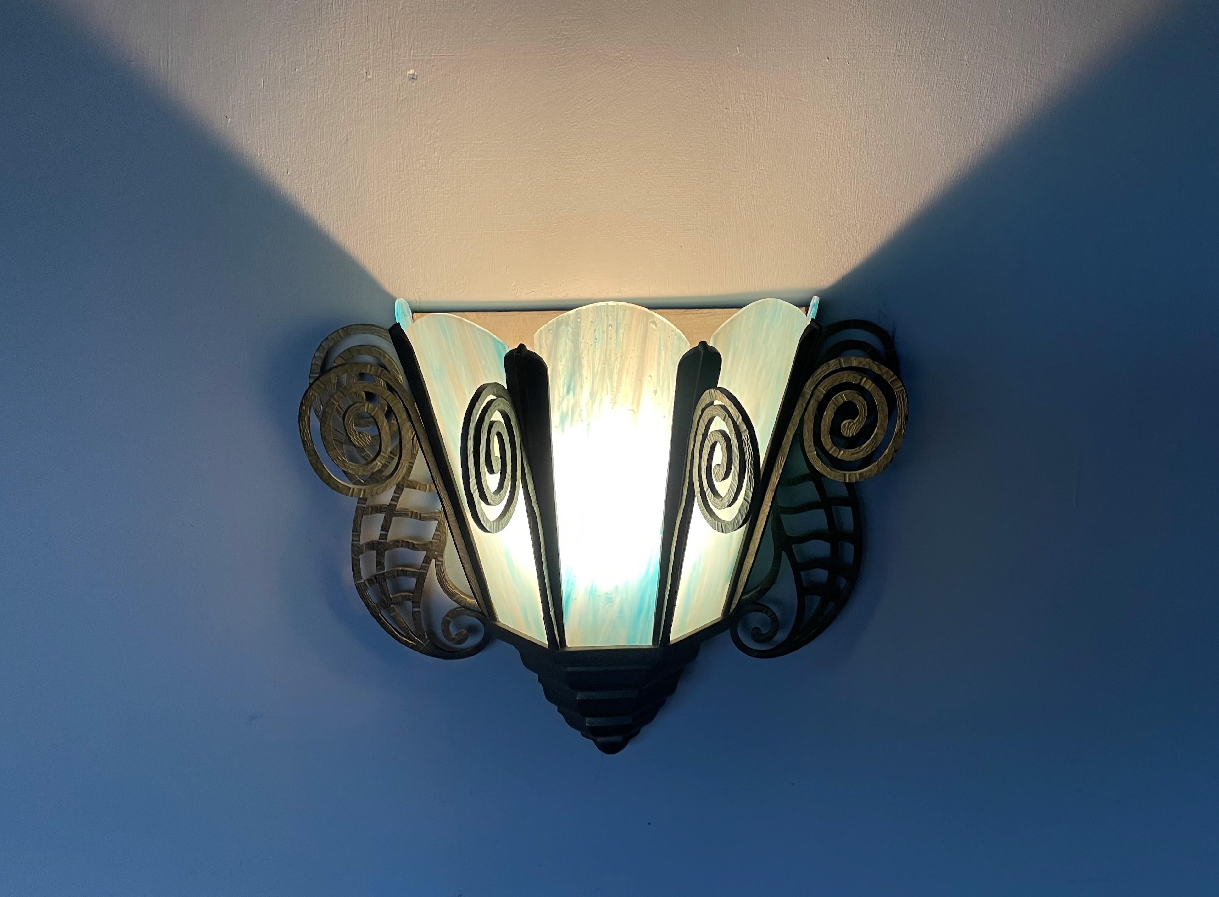 Beautifully Hand-Crafted, Large Art Nouveau Style Bronze & Art Glass Wall Sconce For Sale 4