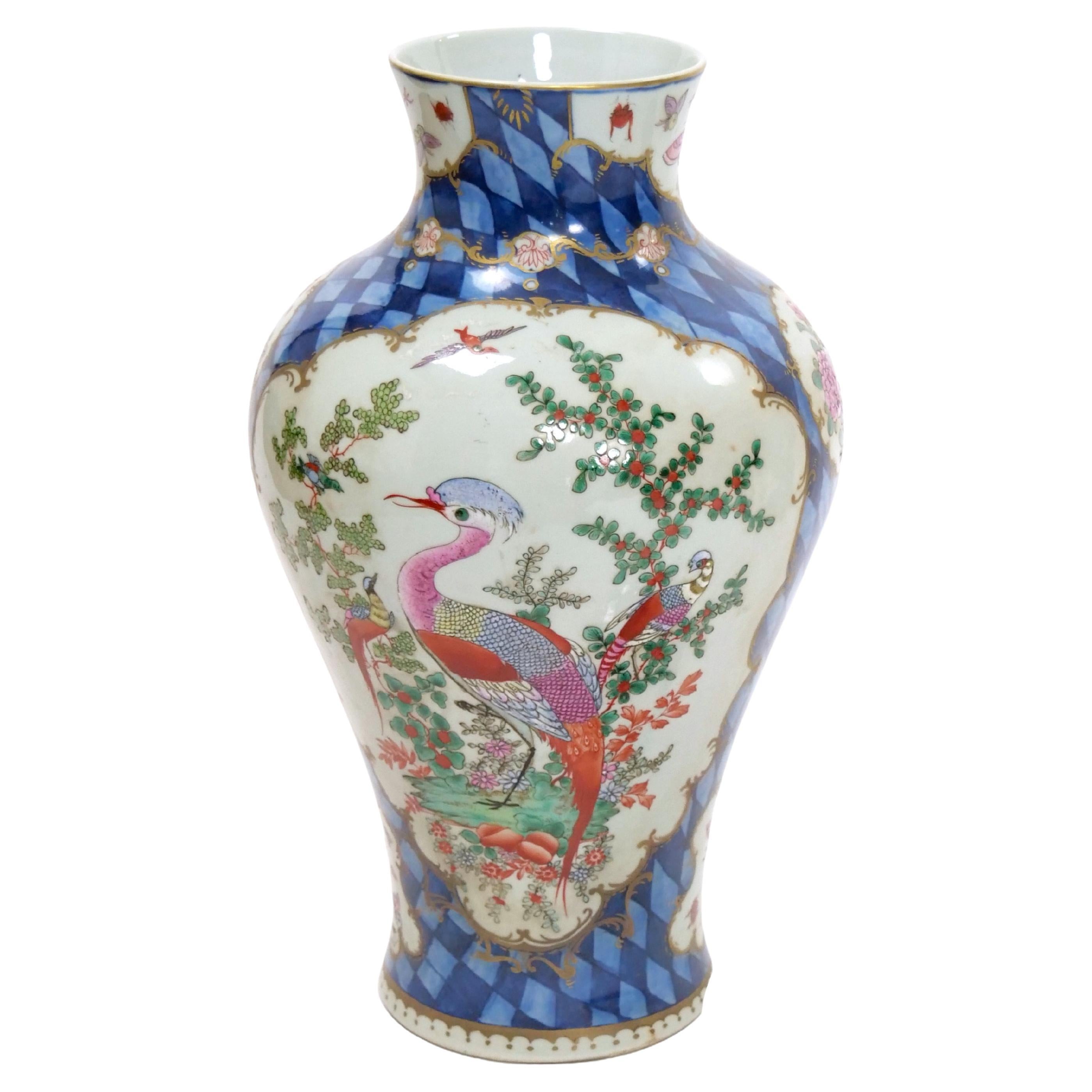 Urna decorativa cinese da esportazione splendidamente dipinta a mano e dorata / Vaso