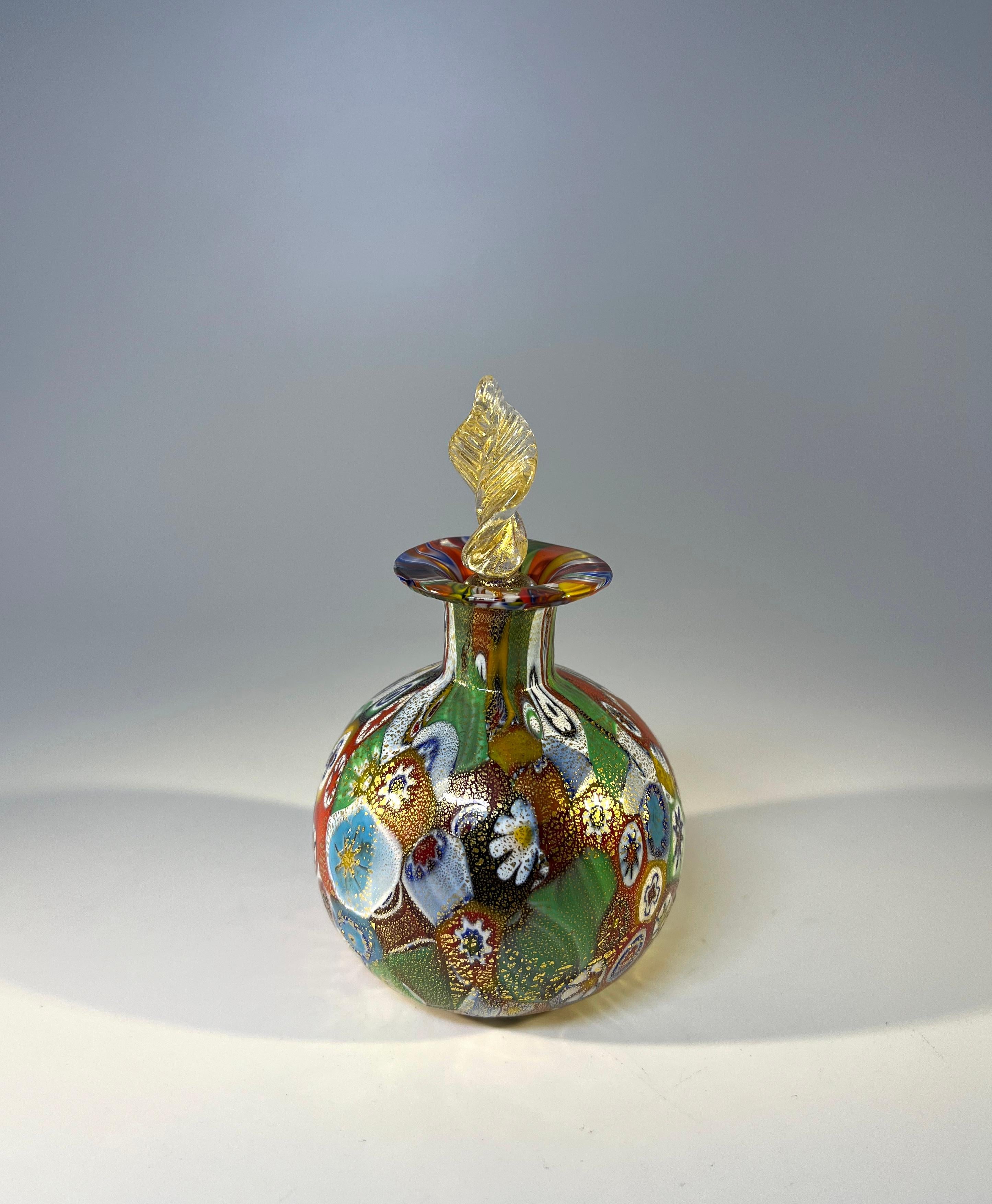 italien Millefiori, flacon de parfum en verre vénitien complexe de Murano du milieu du 20e siècle