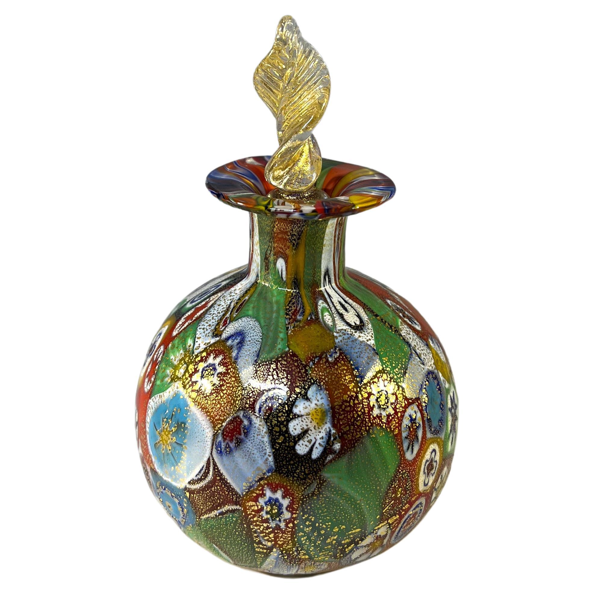 Millefiori, flacon de parfum en verre vénitien complexe de Murano du milieu du 20e siècle