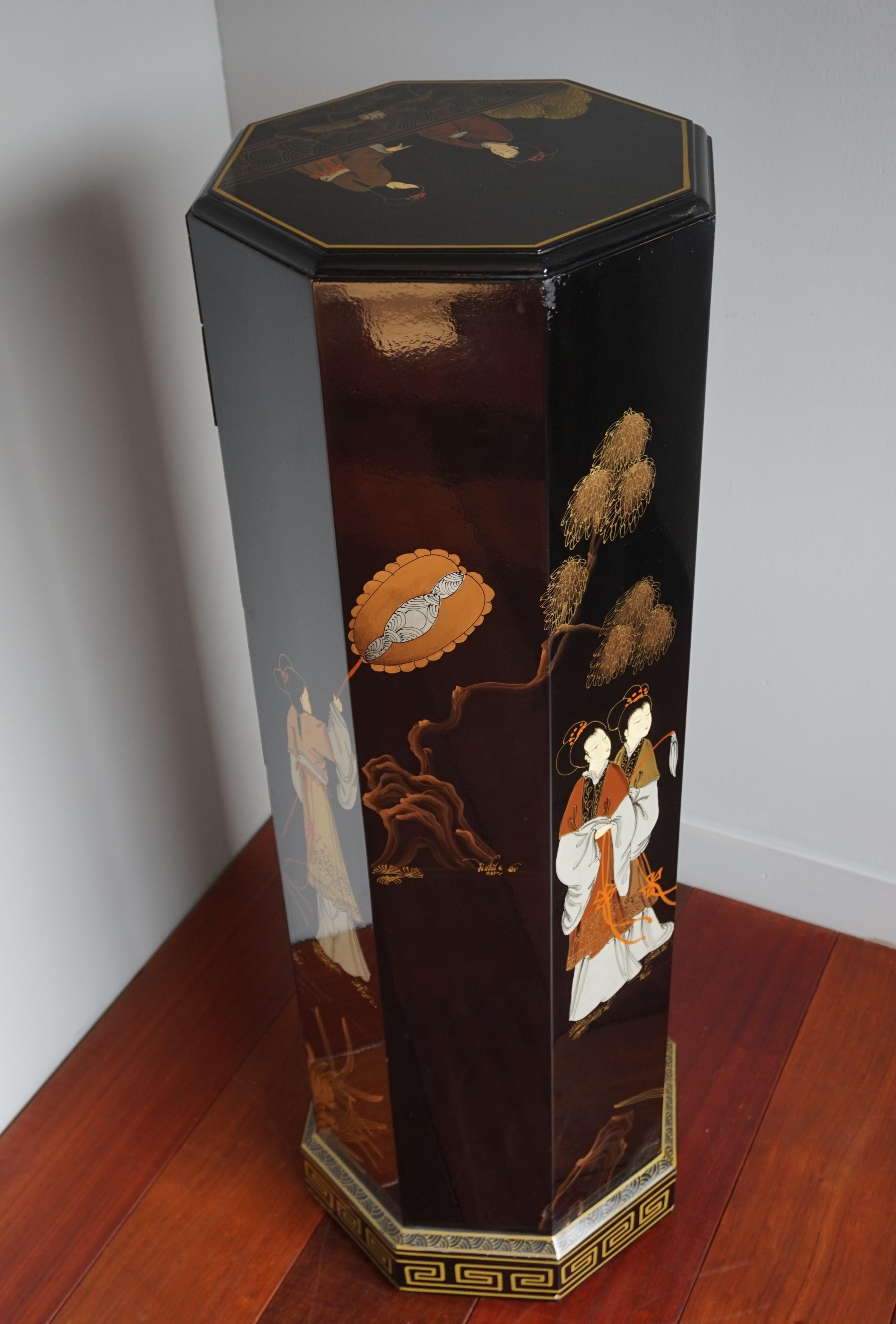 20th Century Beautifully Lacquered Column Chest of Drawers with Hand Painted Japanese Geishas