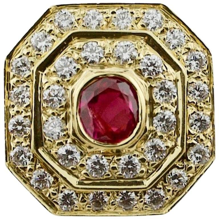 Beautifully Made Ruby and Diamond Ring in 18 Karat Yellow Gold For Sale