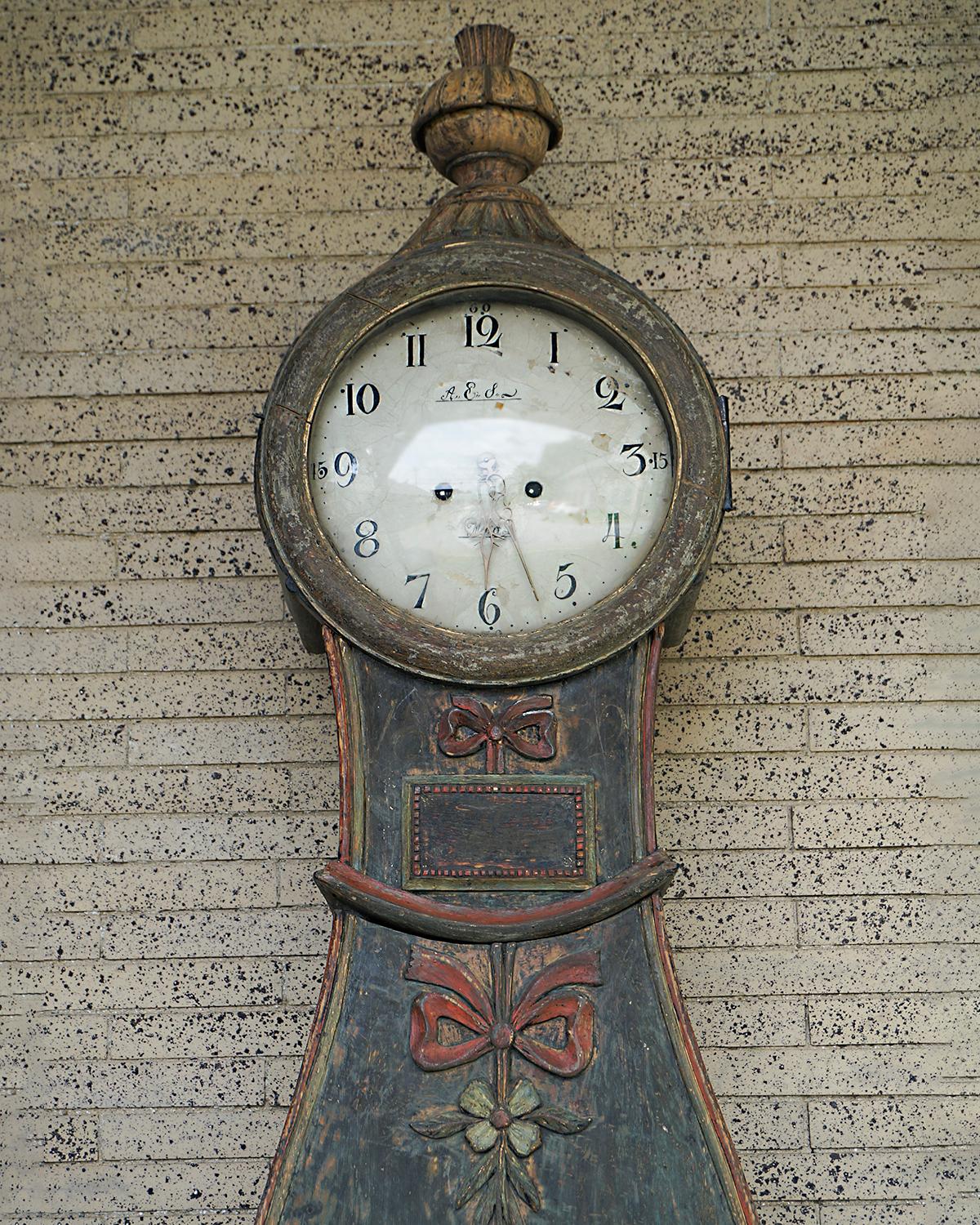 Rococo Beautifully Painted Clock from Hälsingland