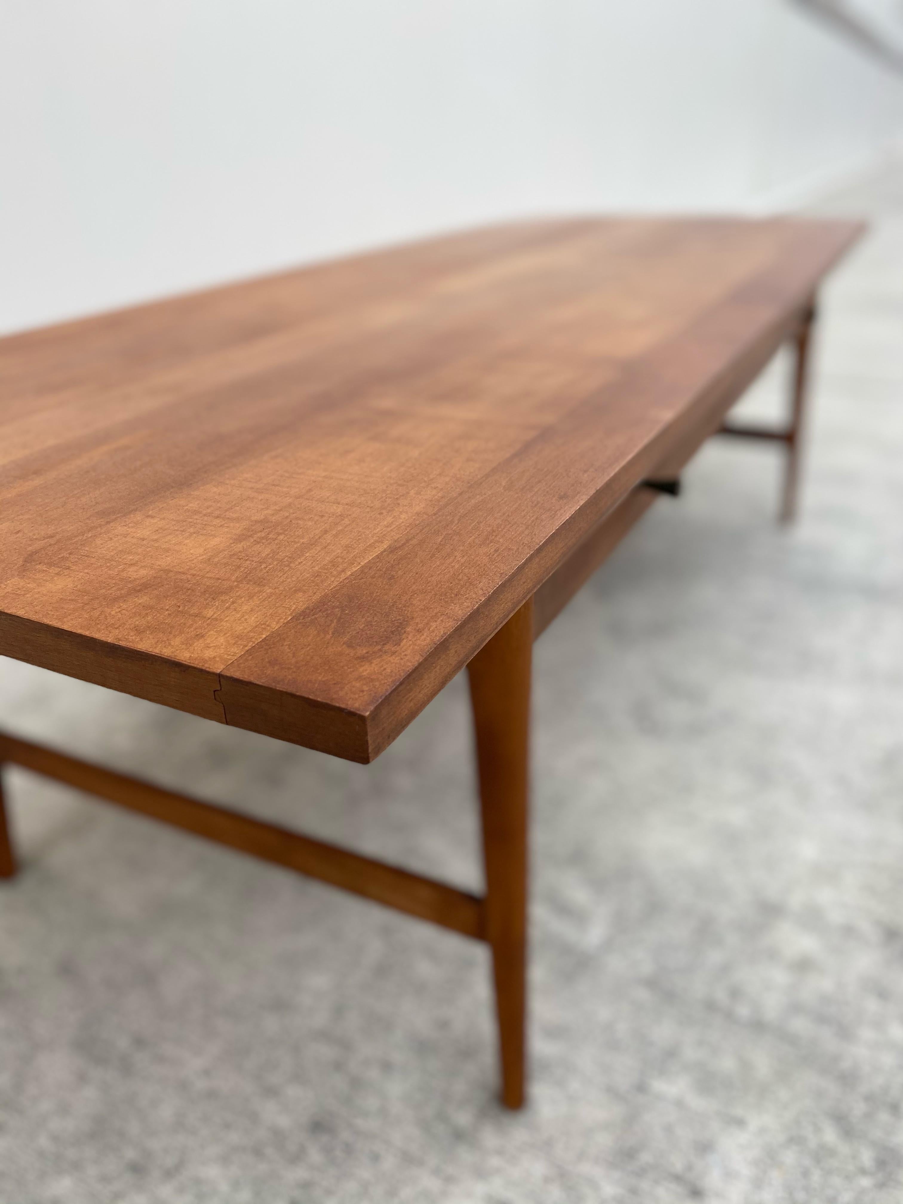 Mid-Century Modern Beautifully Refinished Paul McCobb Planner Group Coffee Table For Sale