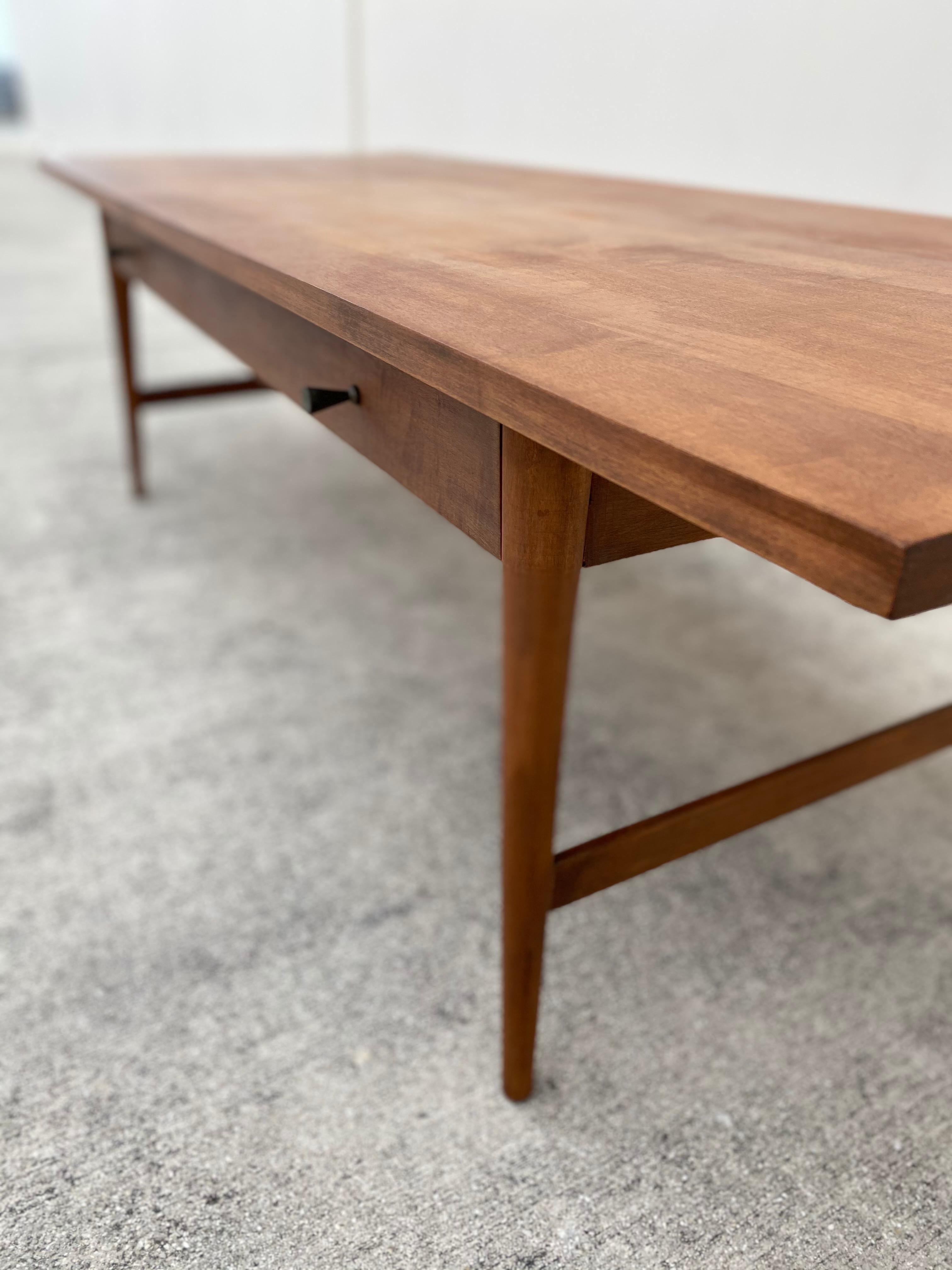 Maple Beautifully Refinished Paul McCobb Planner Group Coffee Table For Sale