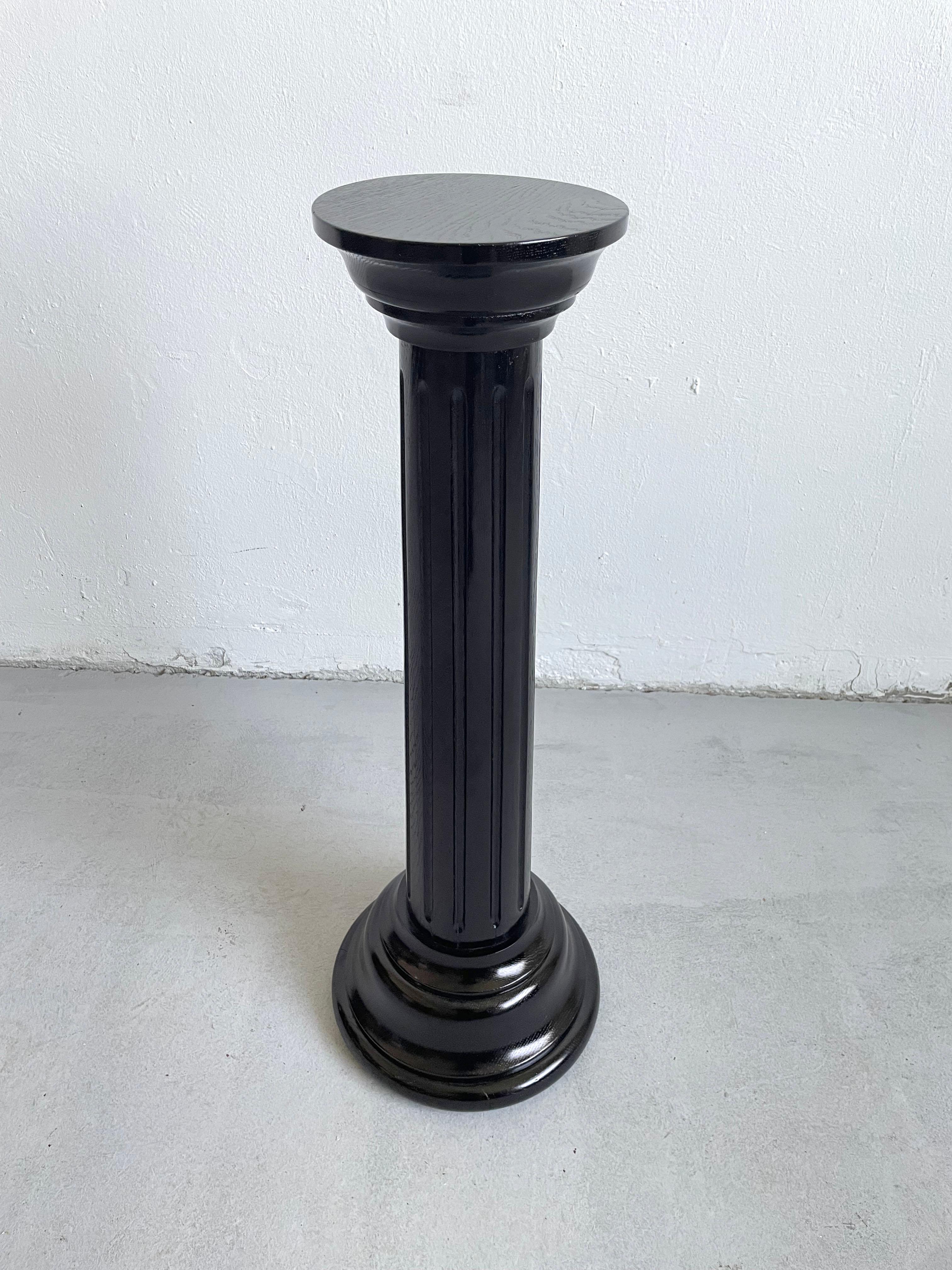 Beautifully Restored Neoclassical Column Pedestal Stand, Late 19th Century In Excellent Condition In Zagreb, HR