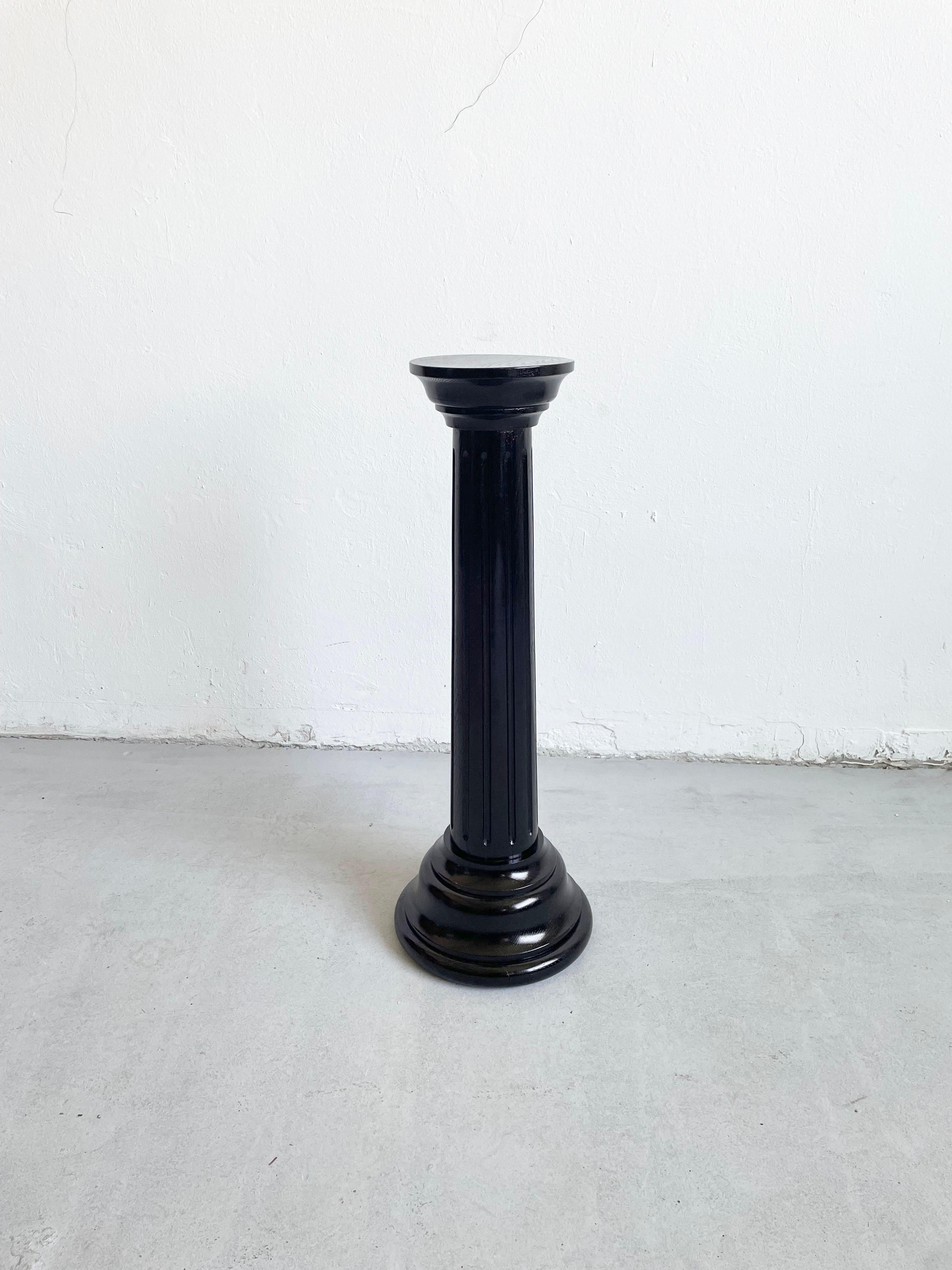 Beautifully Restored Neoclassical Column Pedestal Stand, Late 19th Century 3