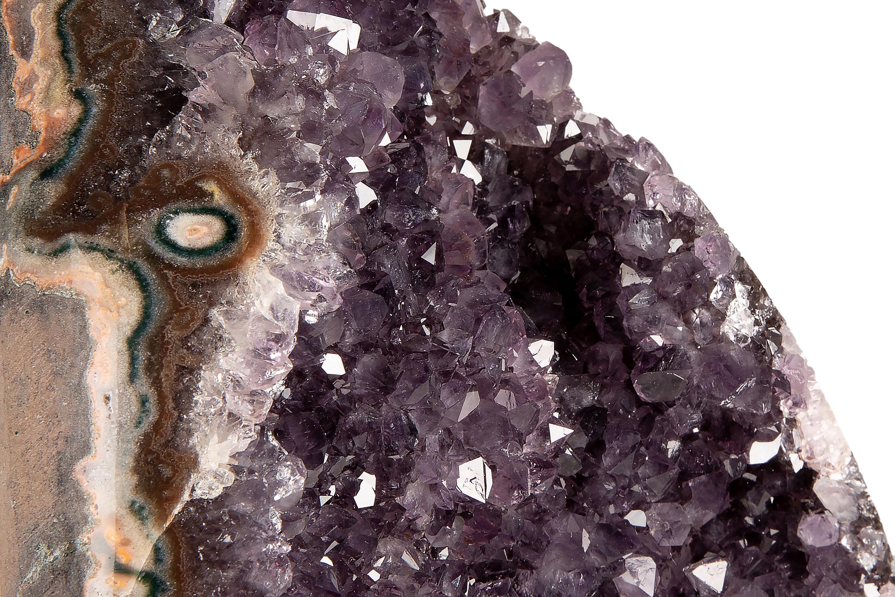 Uruguayano Cluster di Ametista di forma splendida con Agata, Celadonite e Quarzo Bianco in vendita