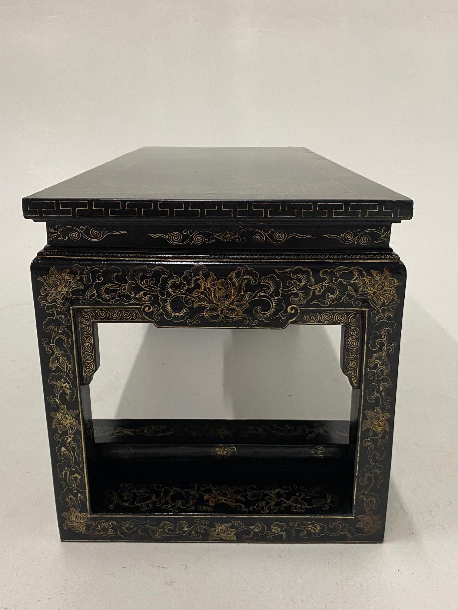 Beautifully Shaped and Decorated Chinese Lacquer Table For Sale 4