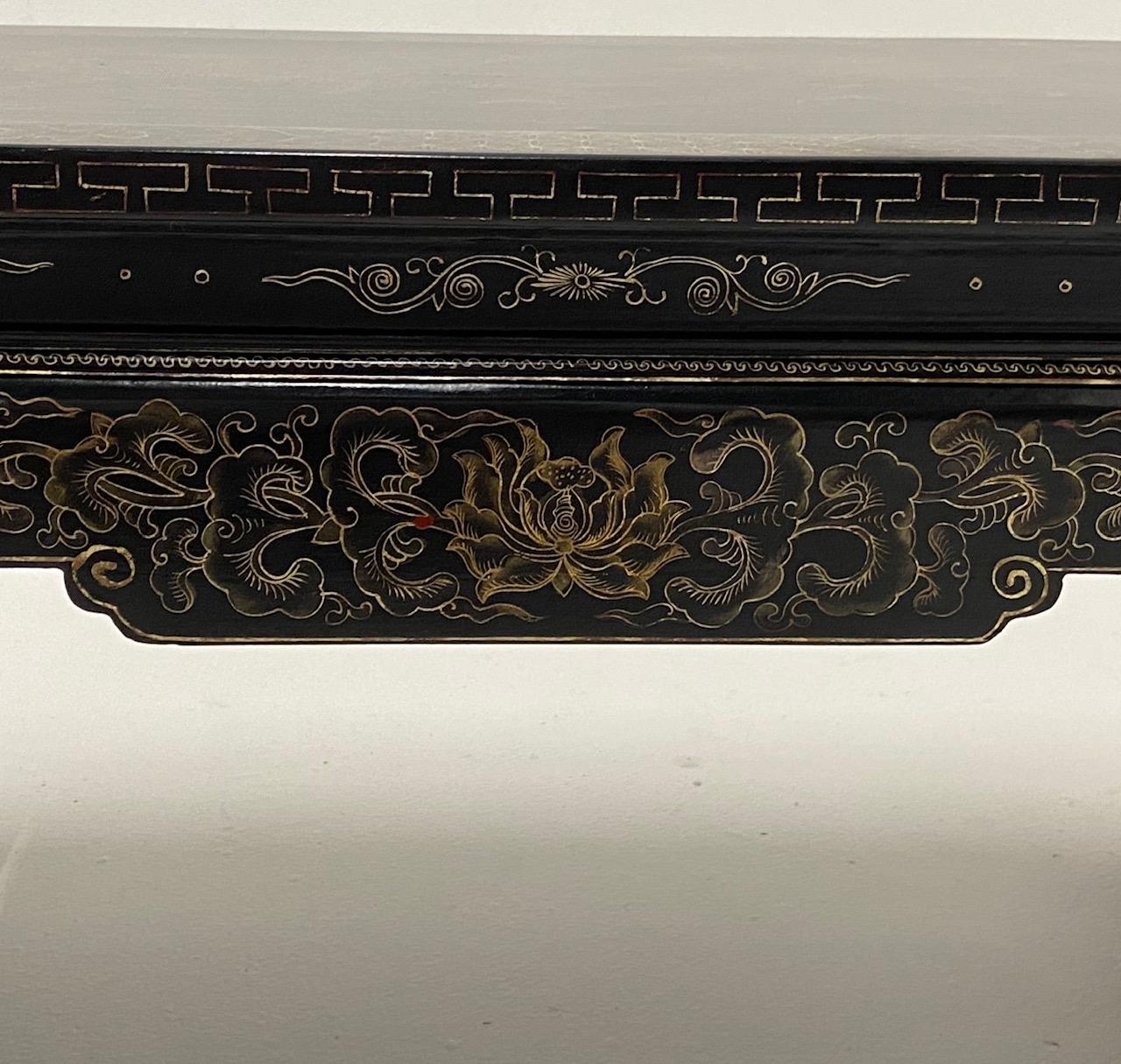 Beautifully Shaped and Decorated Chinese Lacquer Table For Sale 5